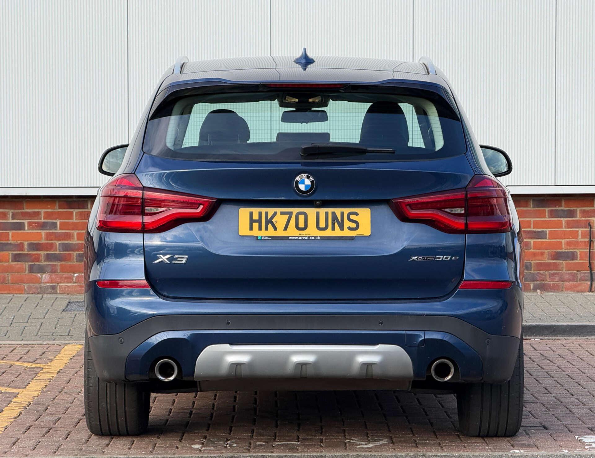 BMW X3 view 10