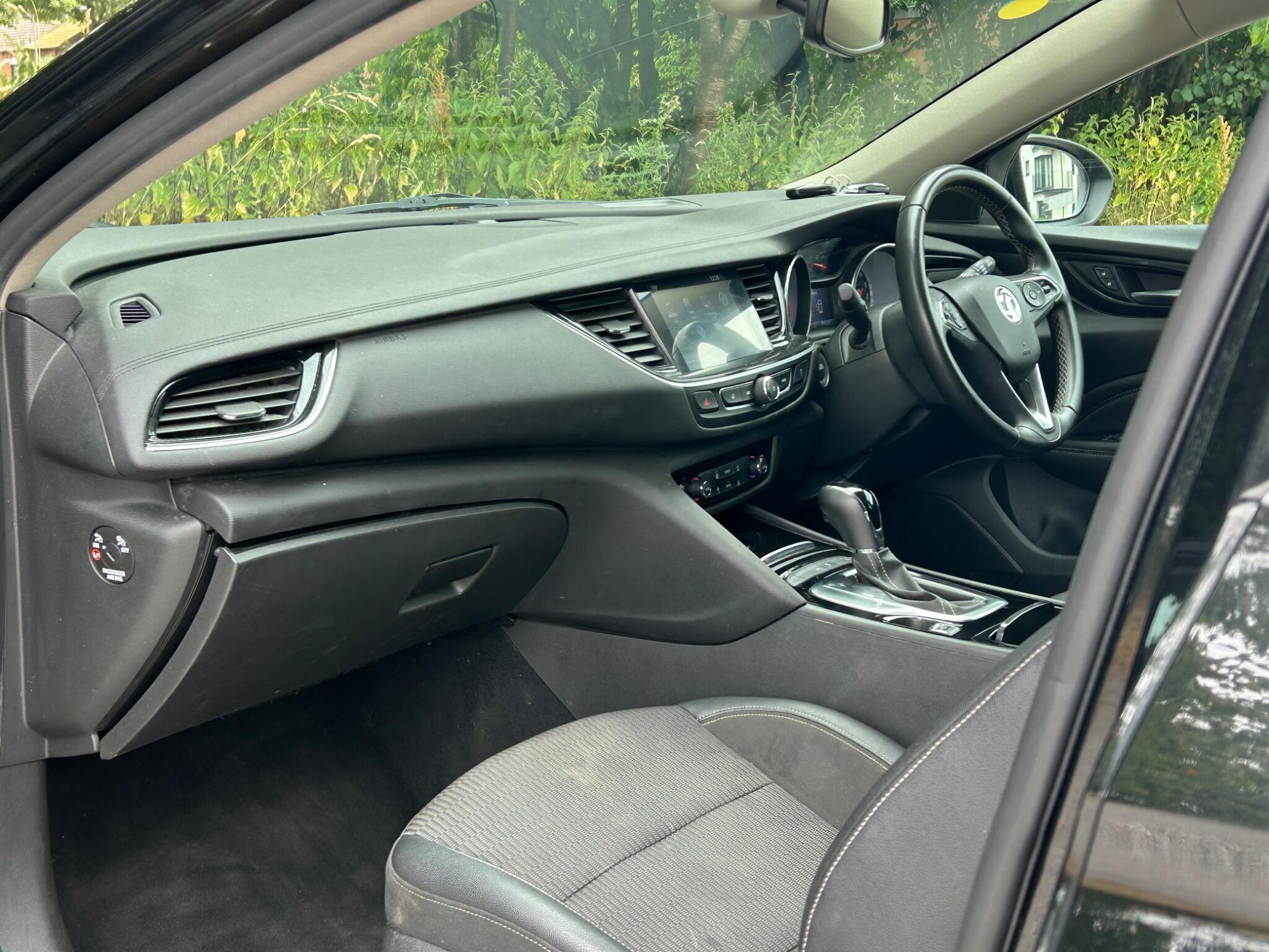 Vauxhall Insignia view 11
