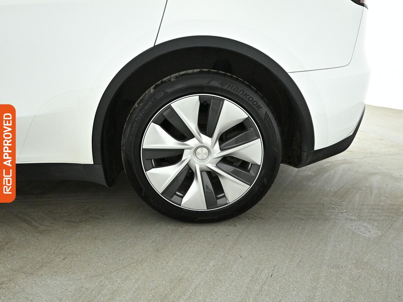 Tesla Model Y view 29