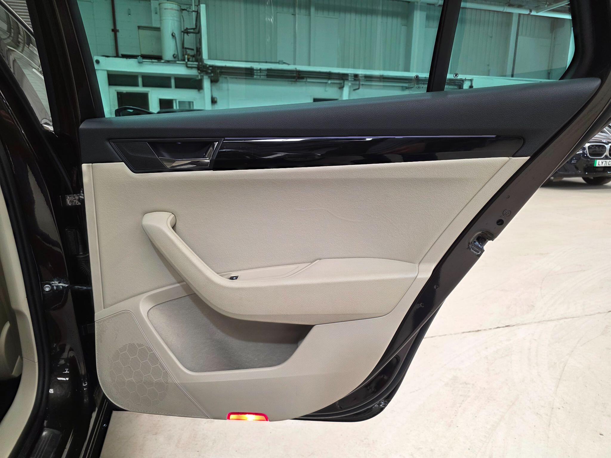 Skoda Superb view 21