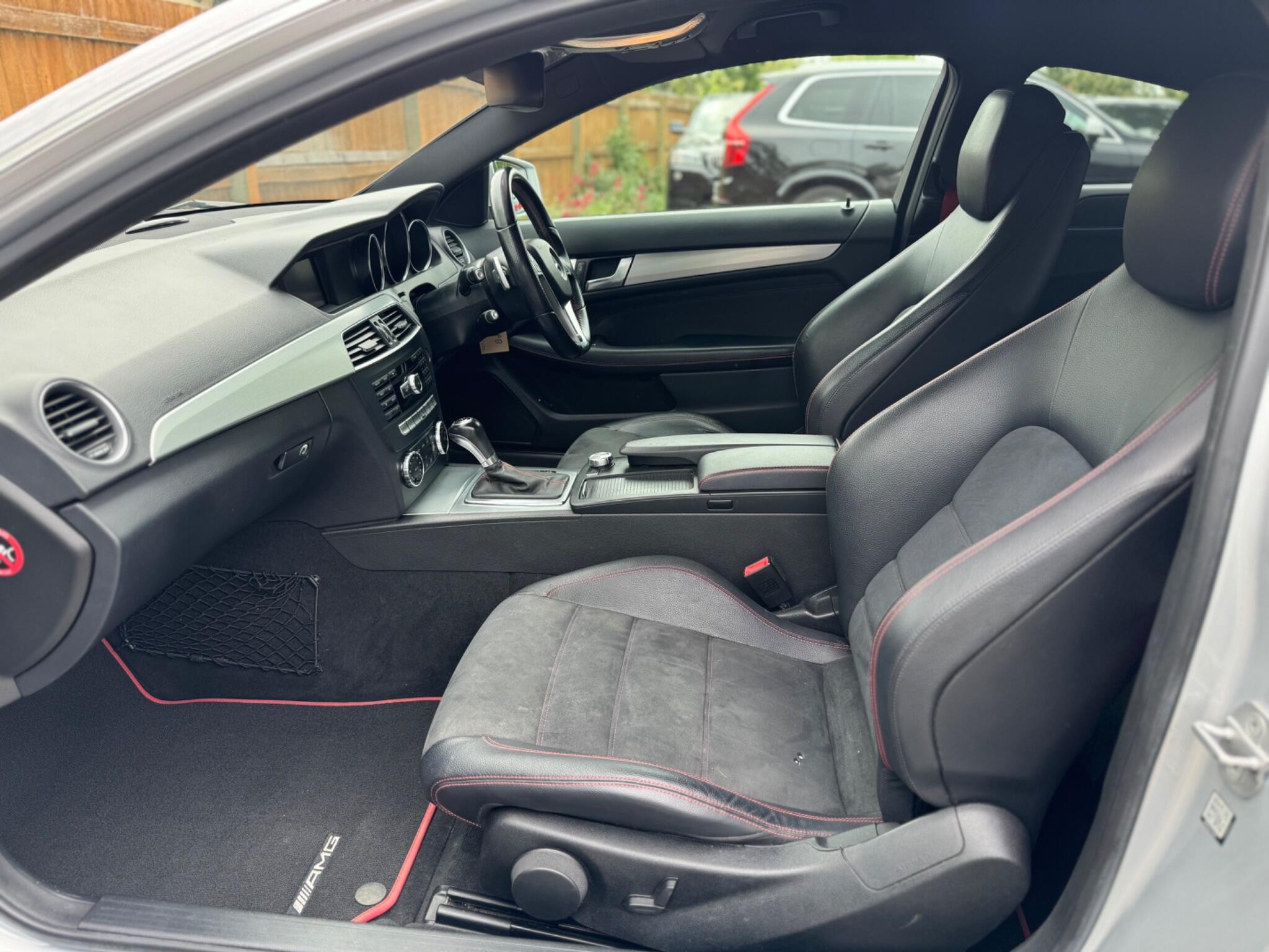 Mercedes-Benz C-Class view 44