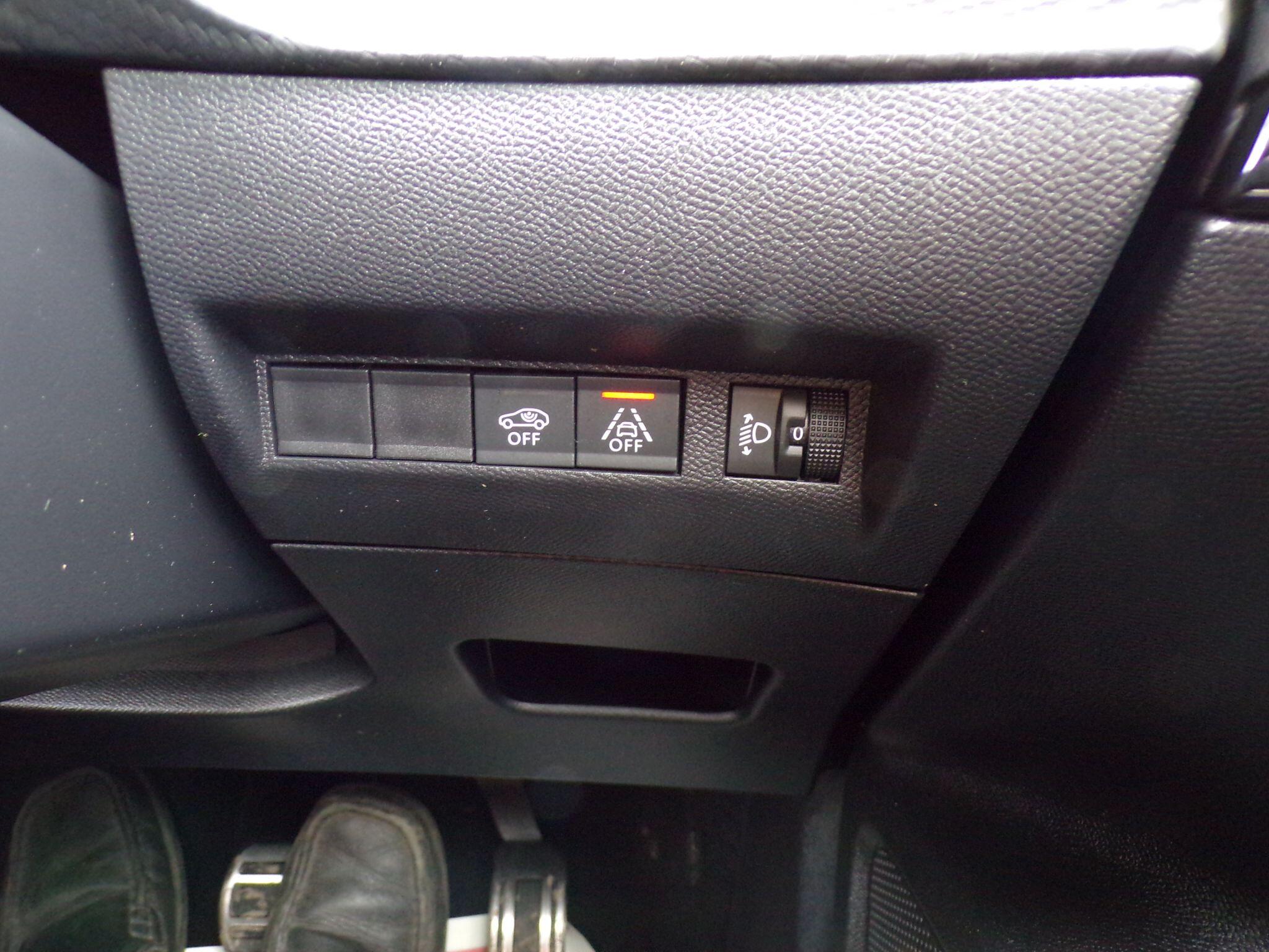 Peugeot E-2008 view 29