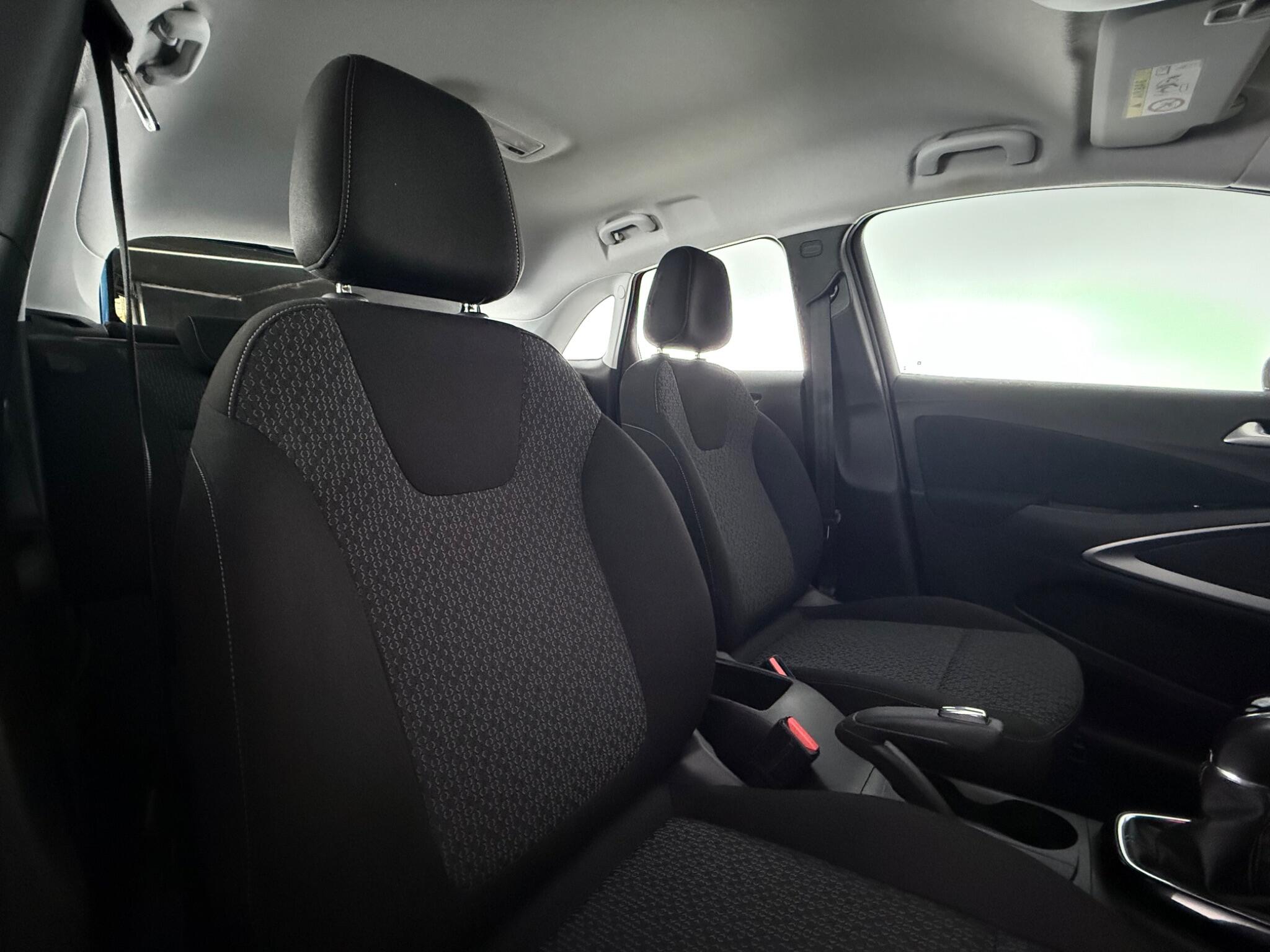 Vauxhall Crossland X view 24