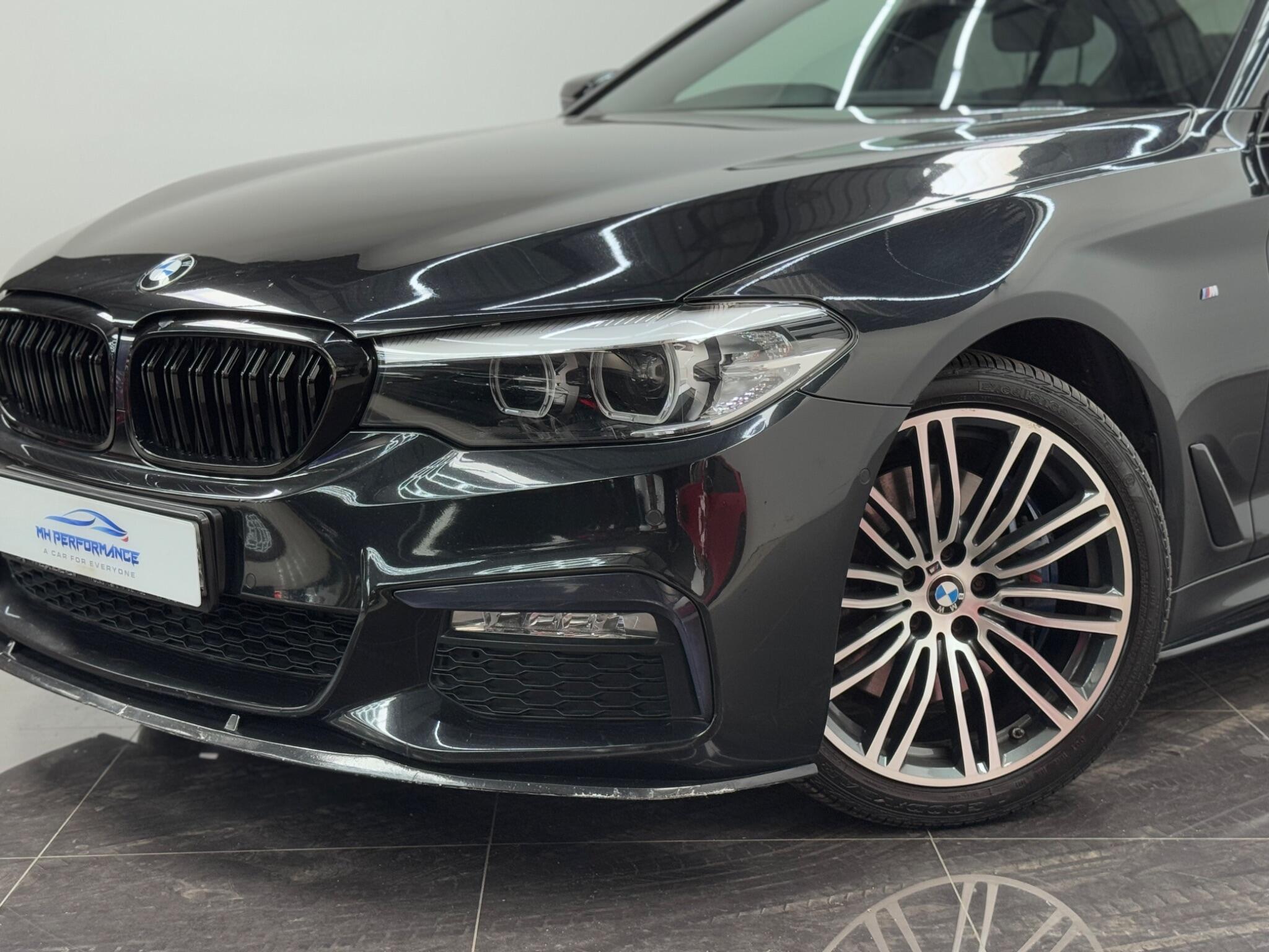 BMW 5 Series view 10