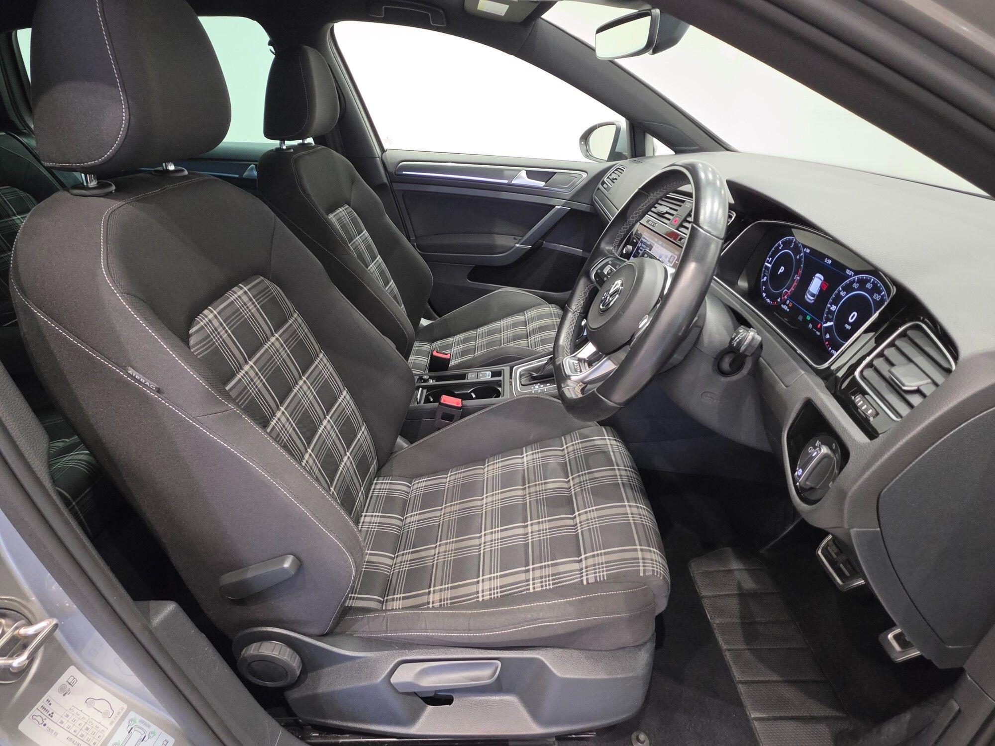 Volkswagen Golf view 16