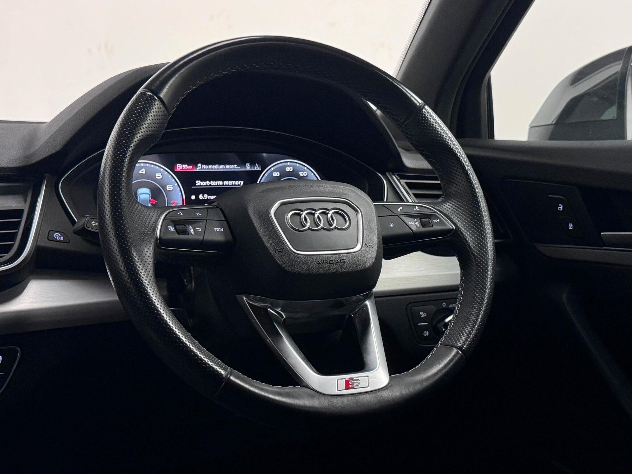 Audi Q5 view 27