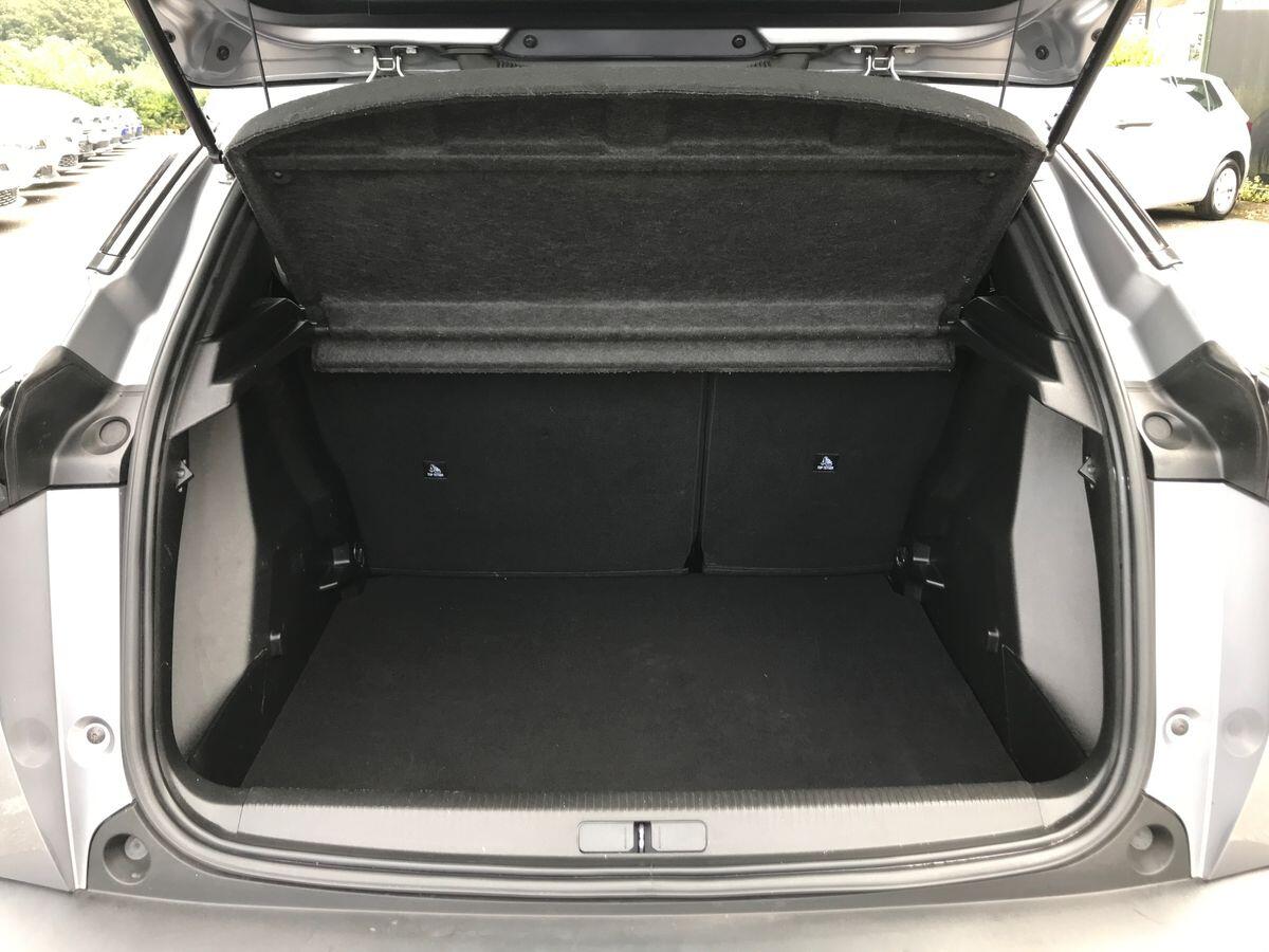Peugeot 2008 view 8