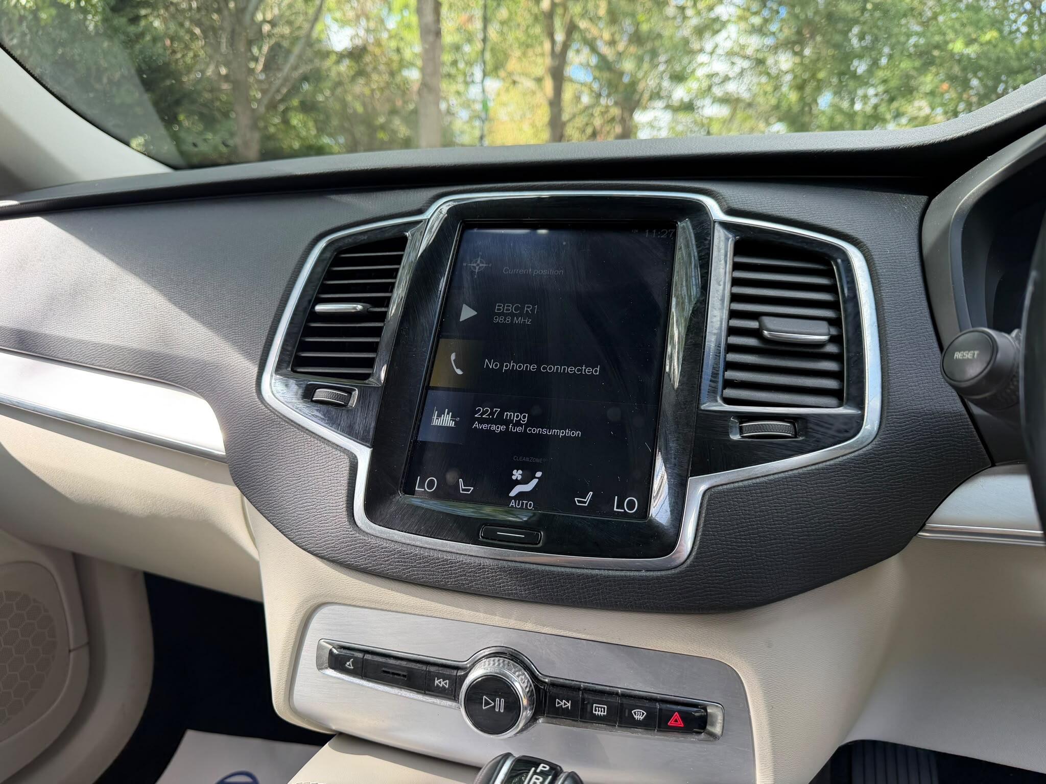 Volvo XC90 view 31