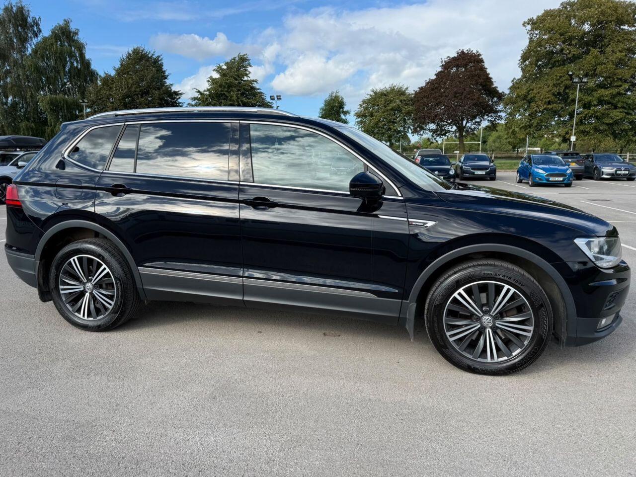 Volkswagen Tiguan Allspace view 19