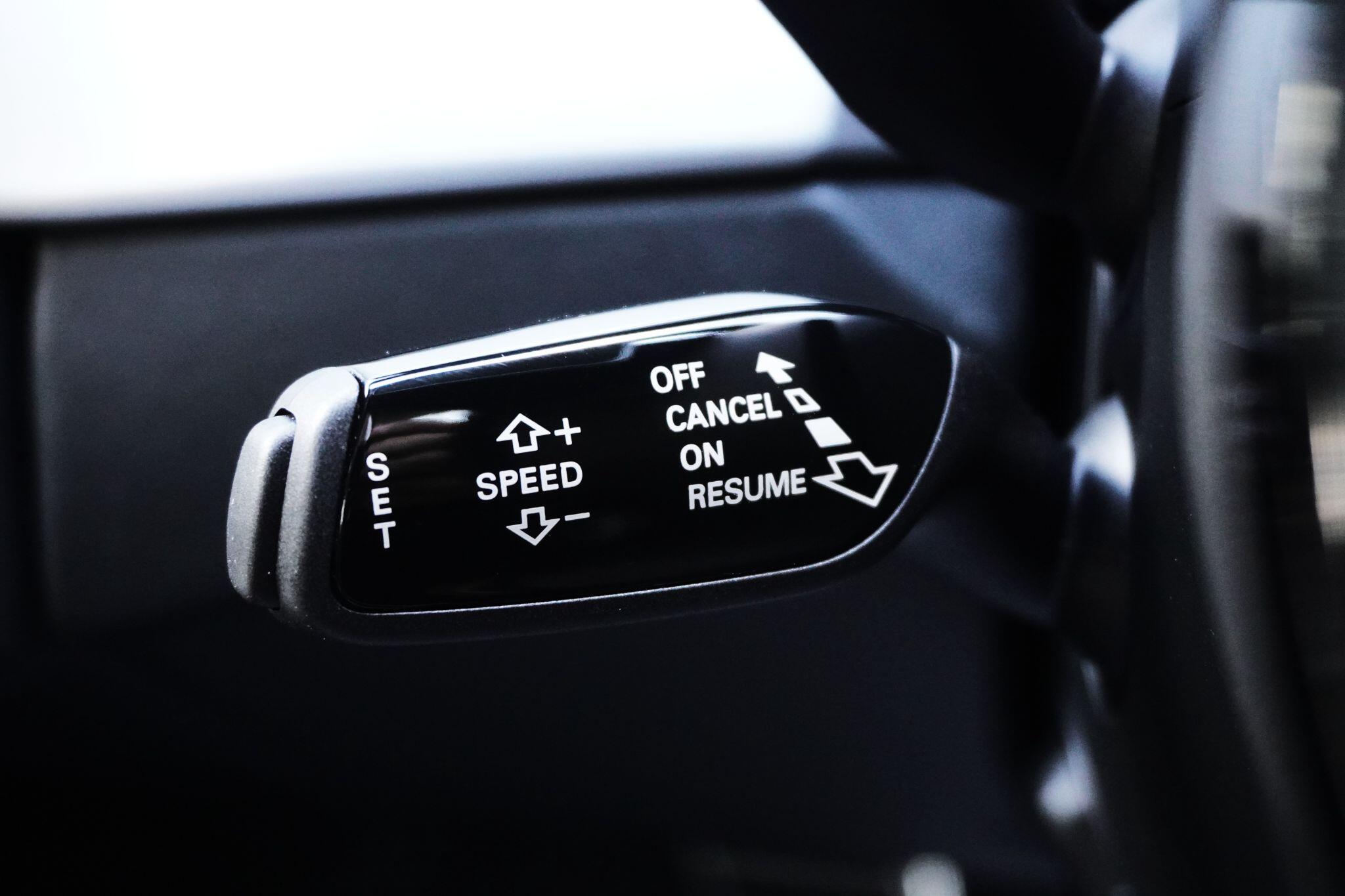 Audi S8 view 38