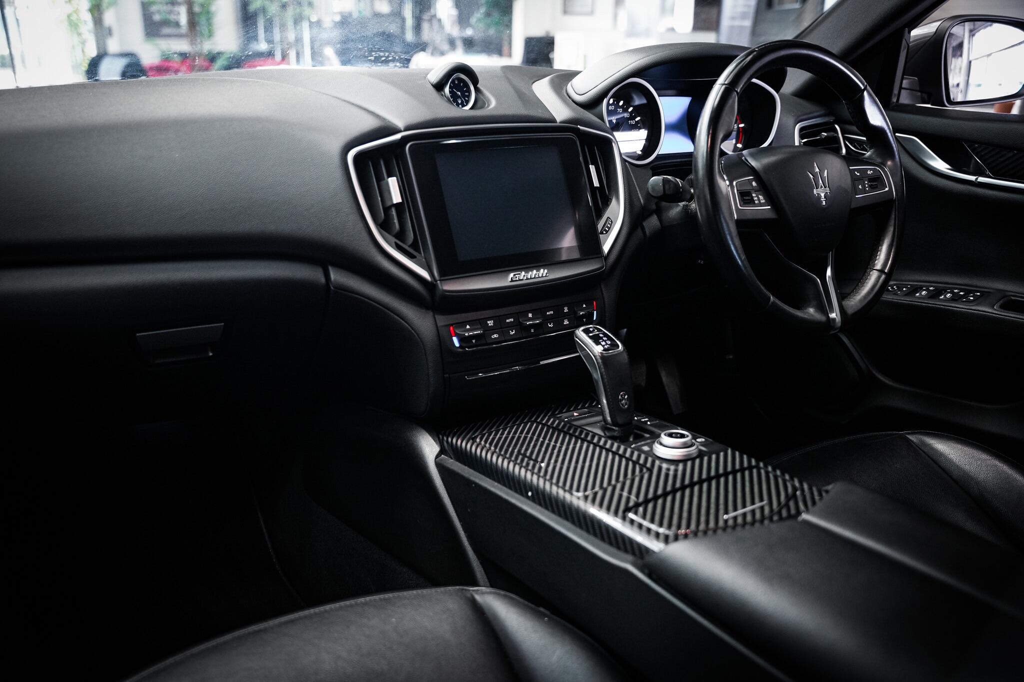 Maserati Ghibli view 22