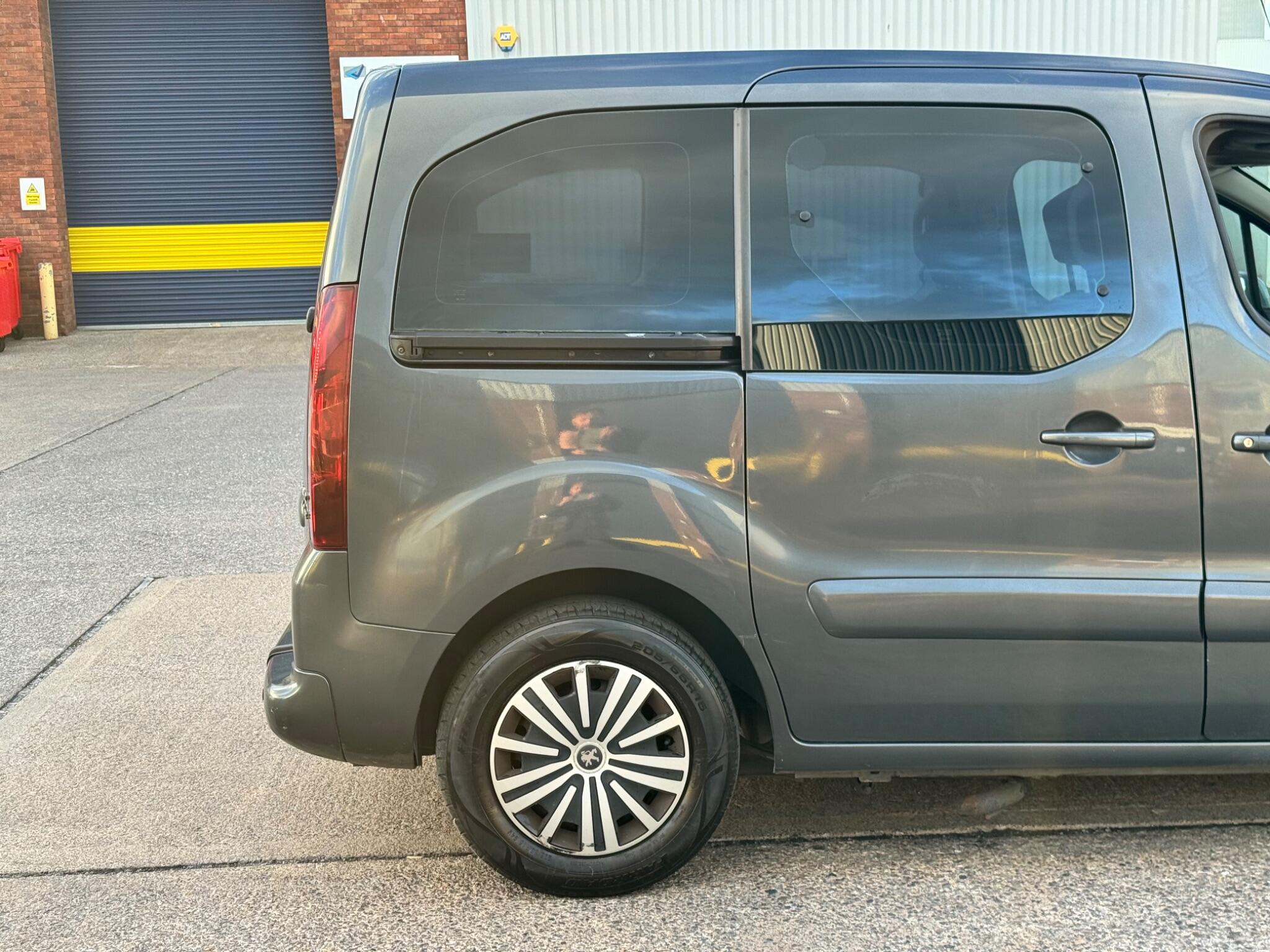 Peugeot Partner Tepee view 39