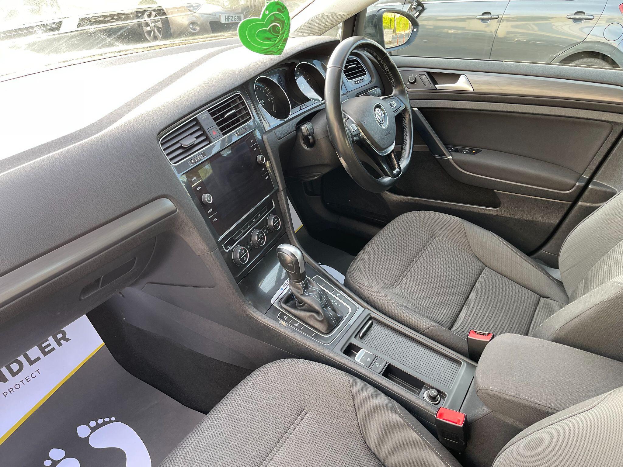 Volkswagen E-Golf view 45