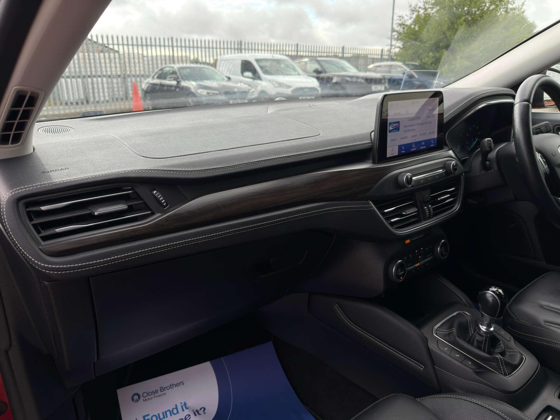 Ford Focus view 46