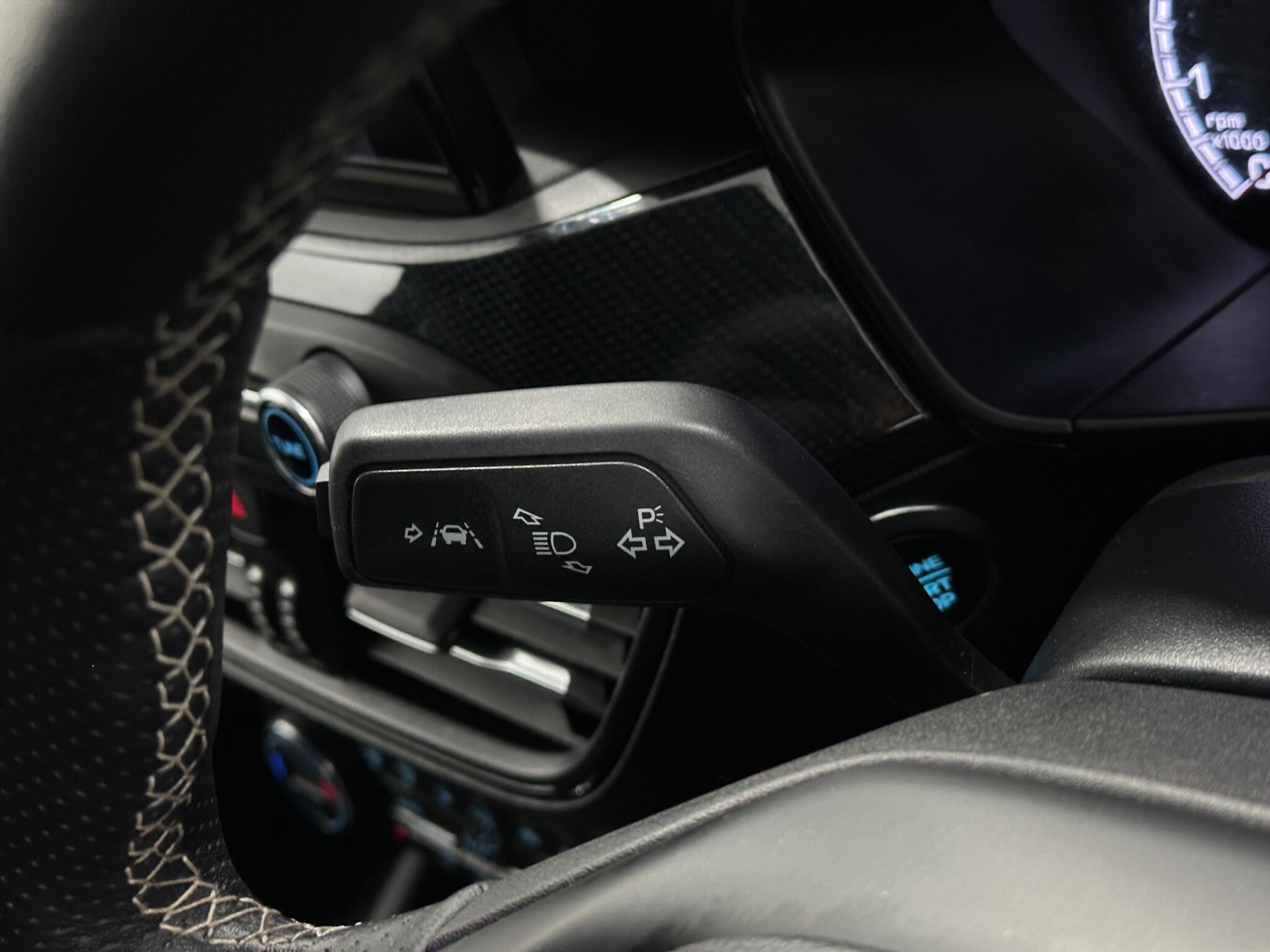 Ford Focus view 14