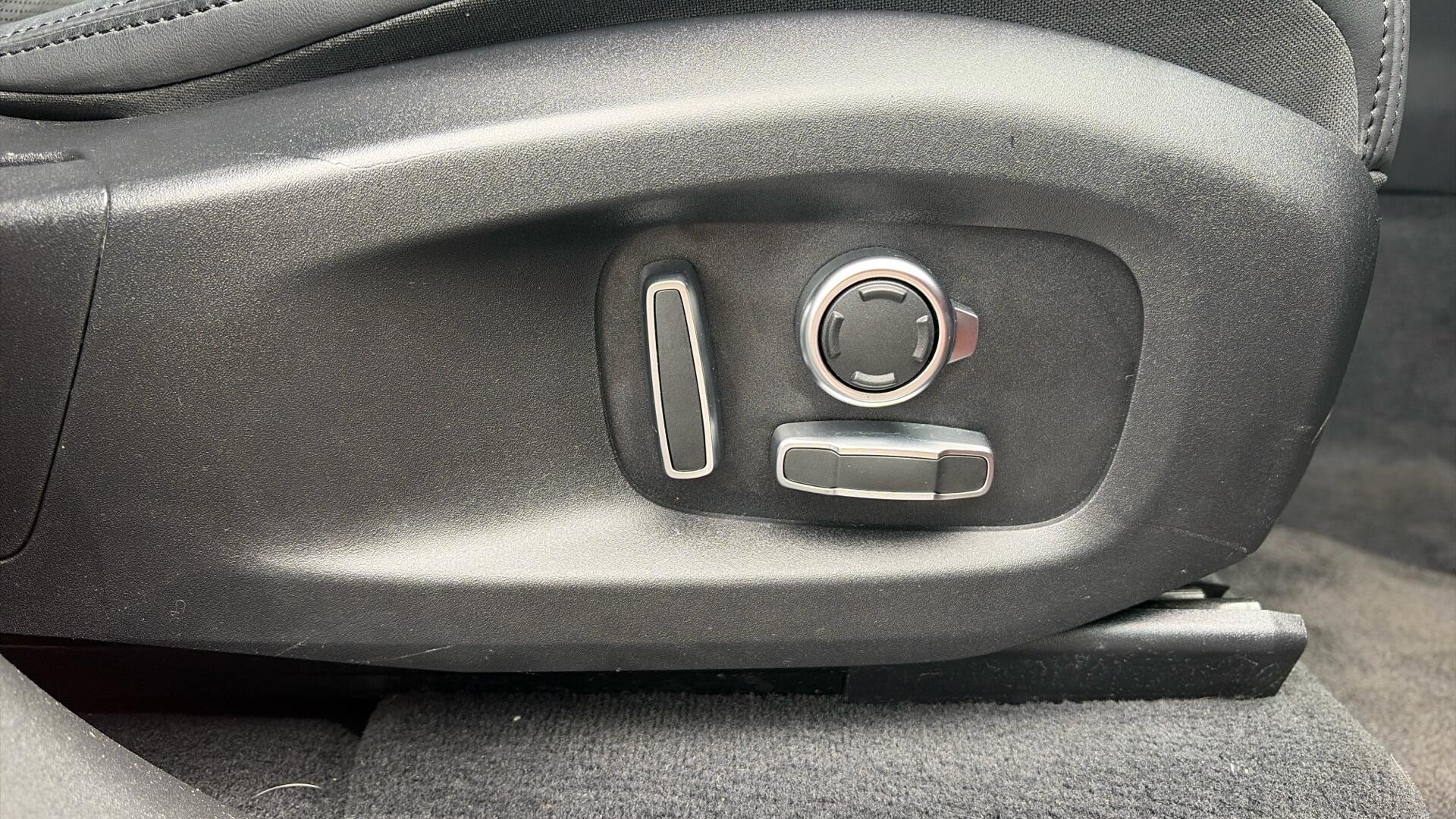 Jaguar F-Pace view 39