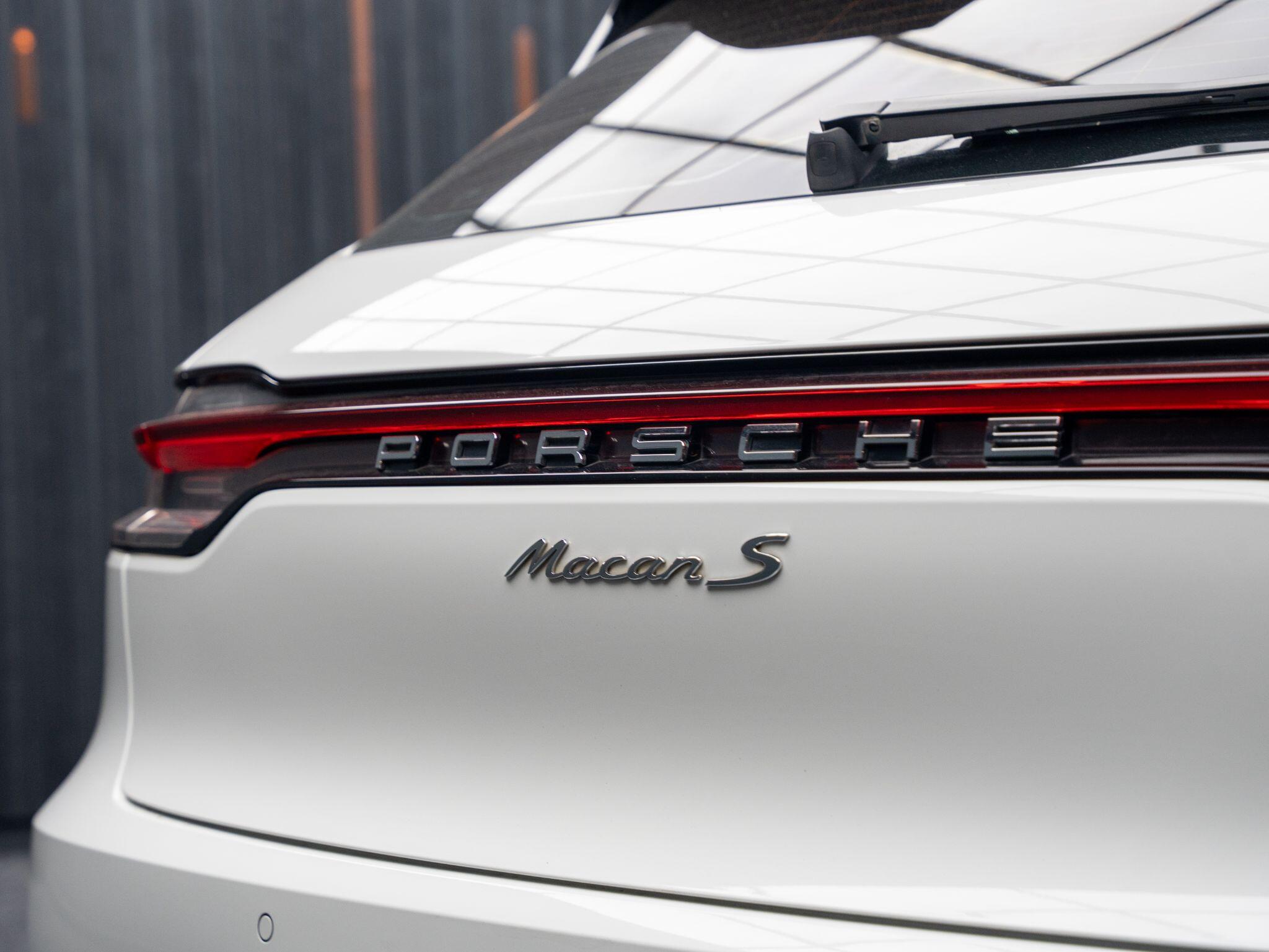Porsche Macan view 23