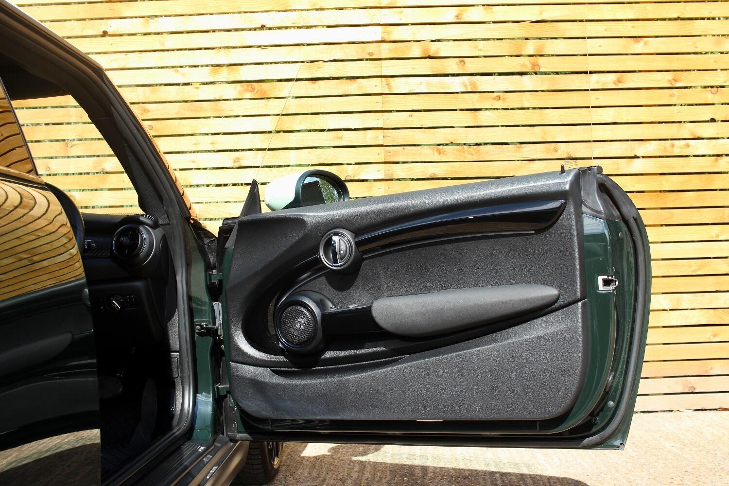 Mini Hatch view 28