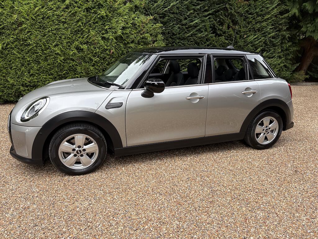 Mini Hatch view 9