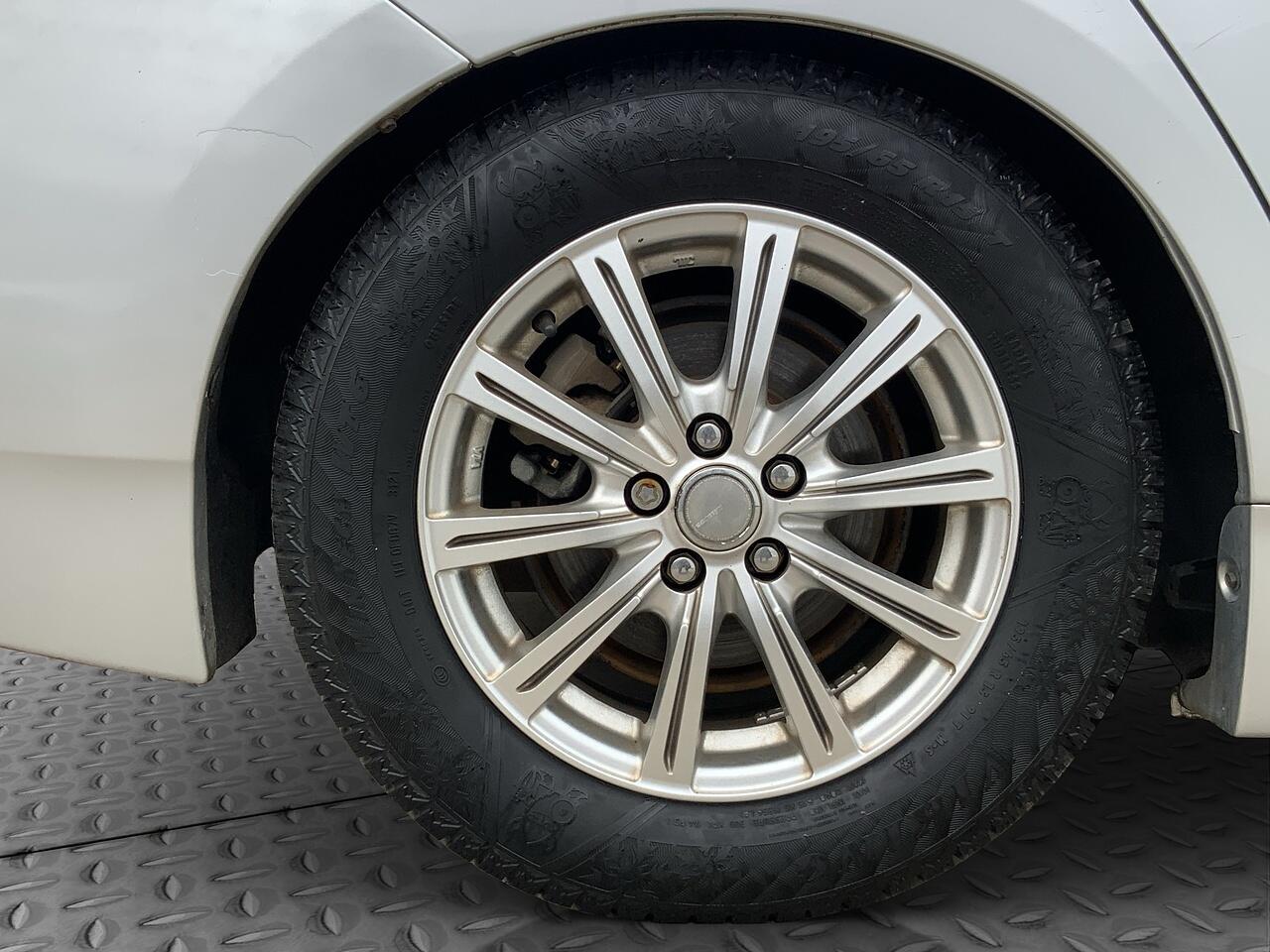 Toyota Prius view 20