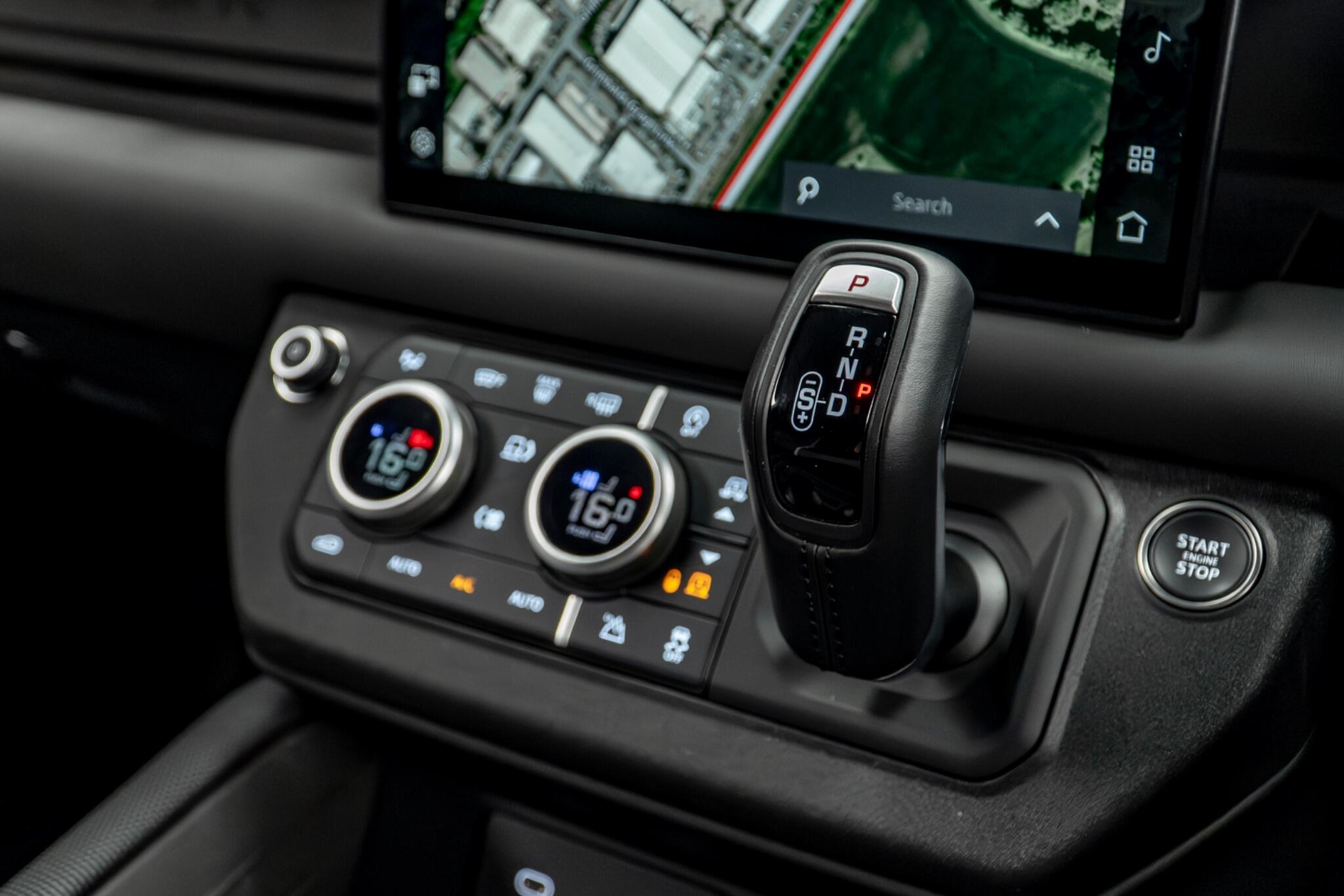 Land Rover Defender view 41