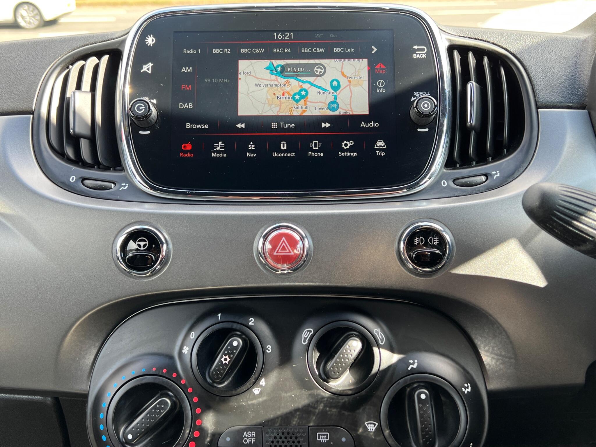 2016 Fiat 500 image 31