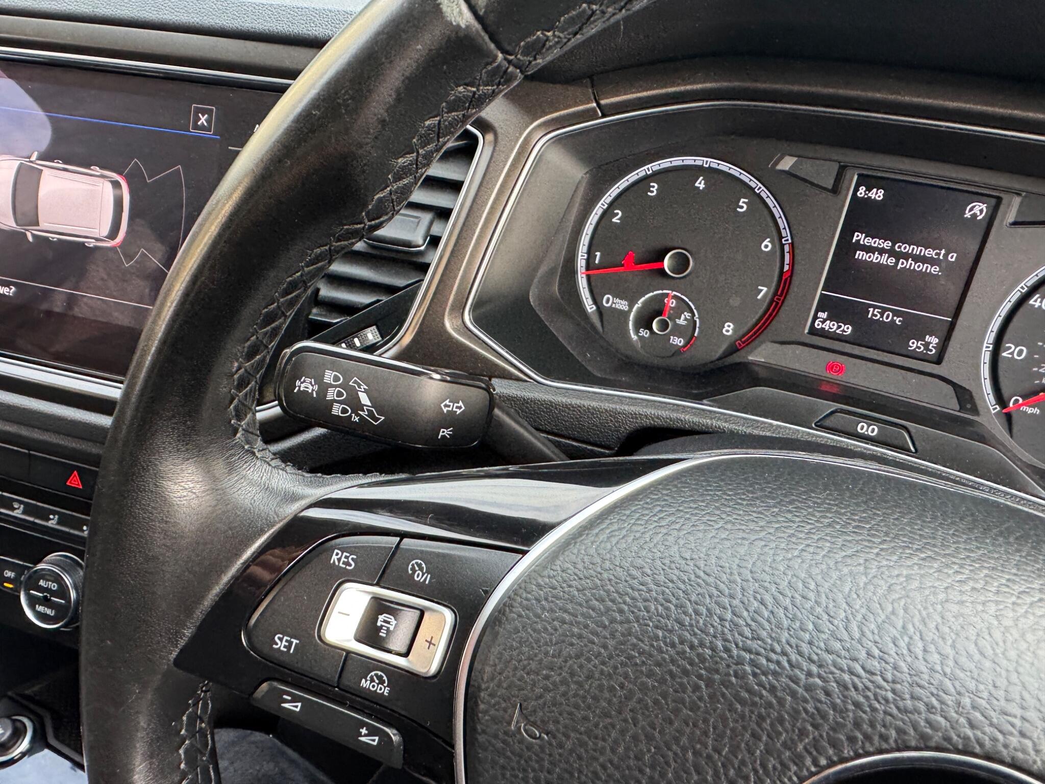 Volkswagen T-Roc view 43