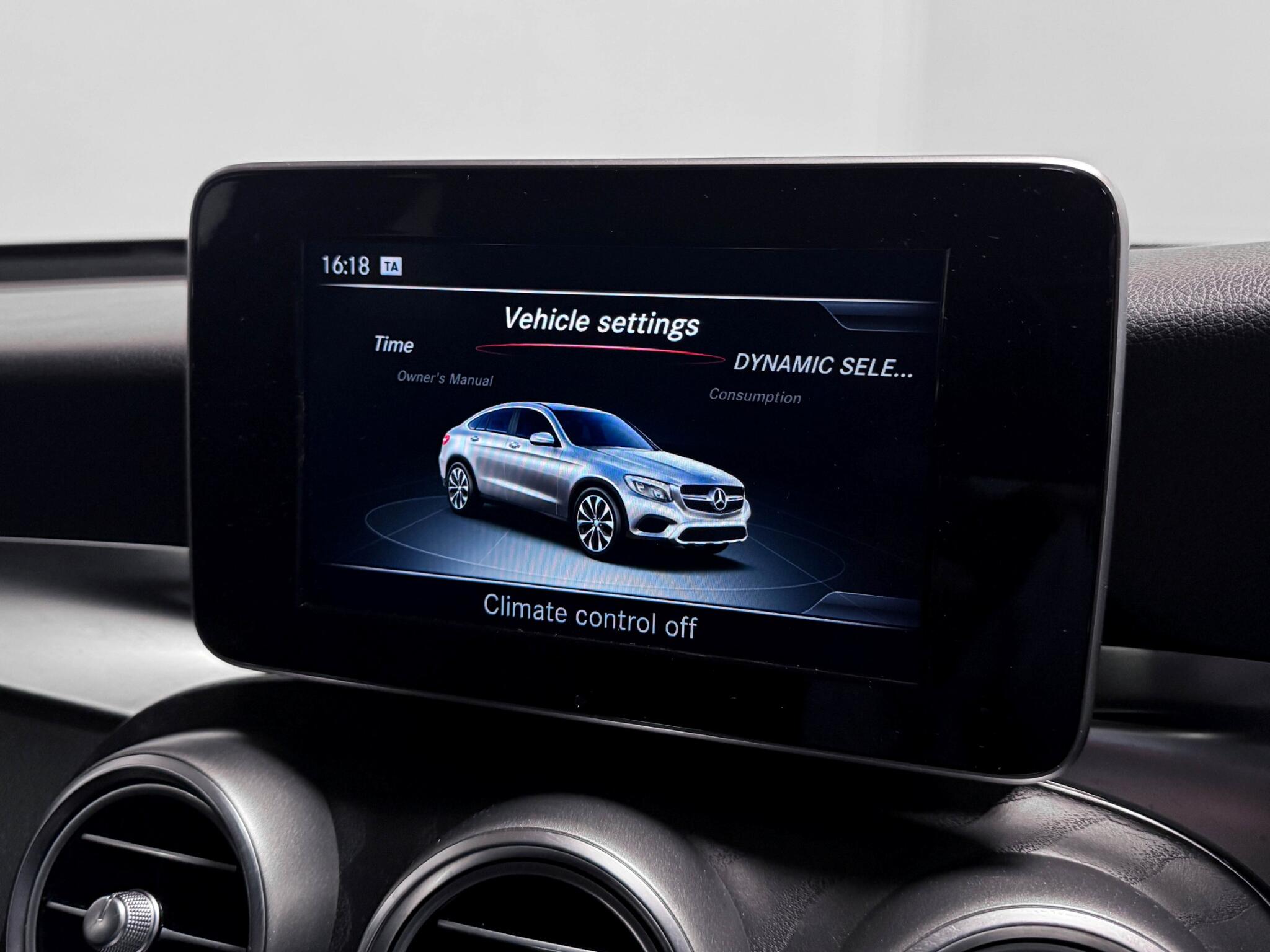 Mercedes-Benz GLC view 44