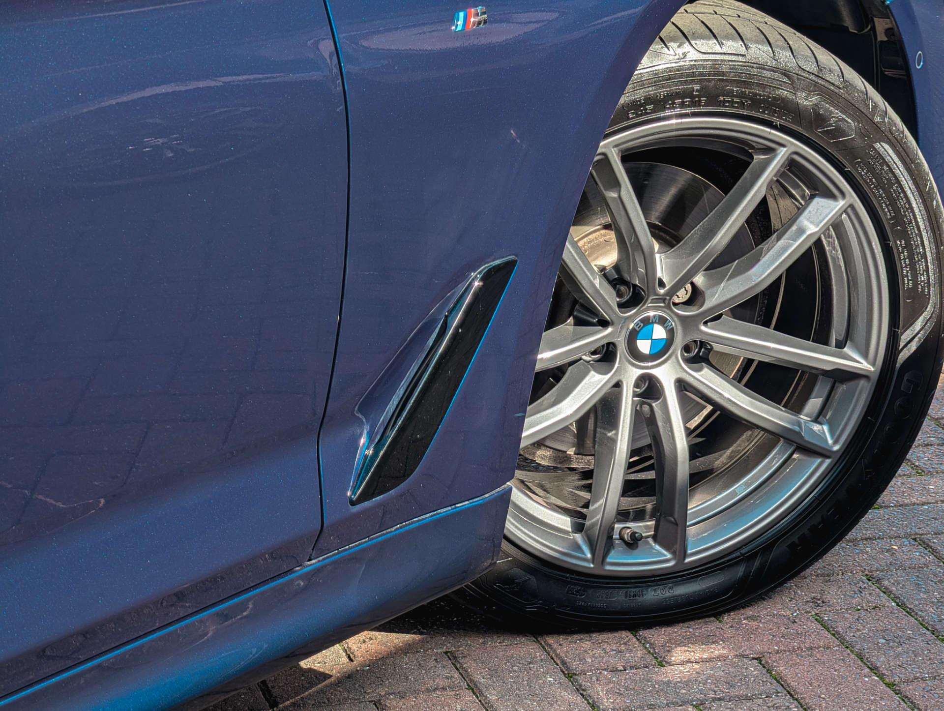 BMW 5 Series view 18