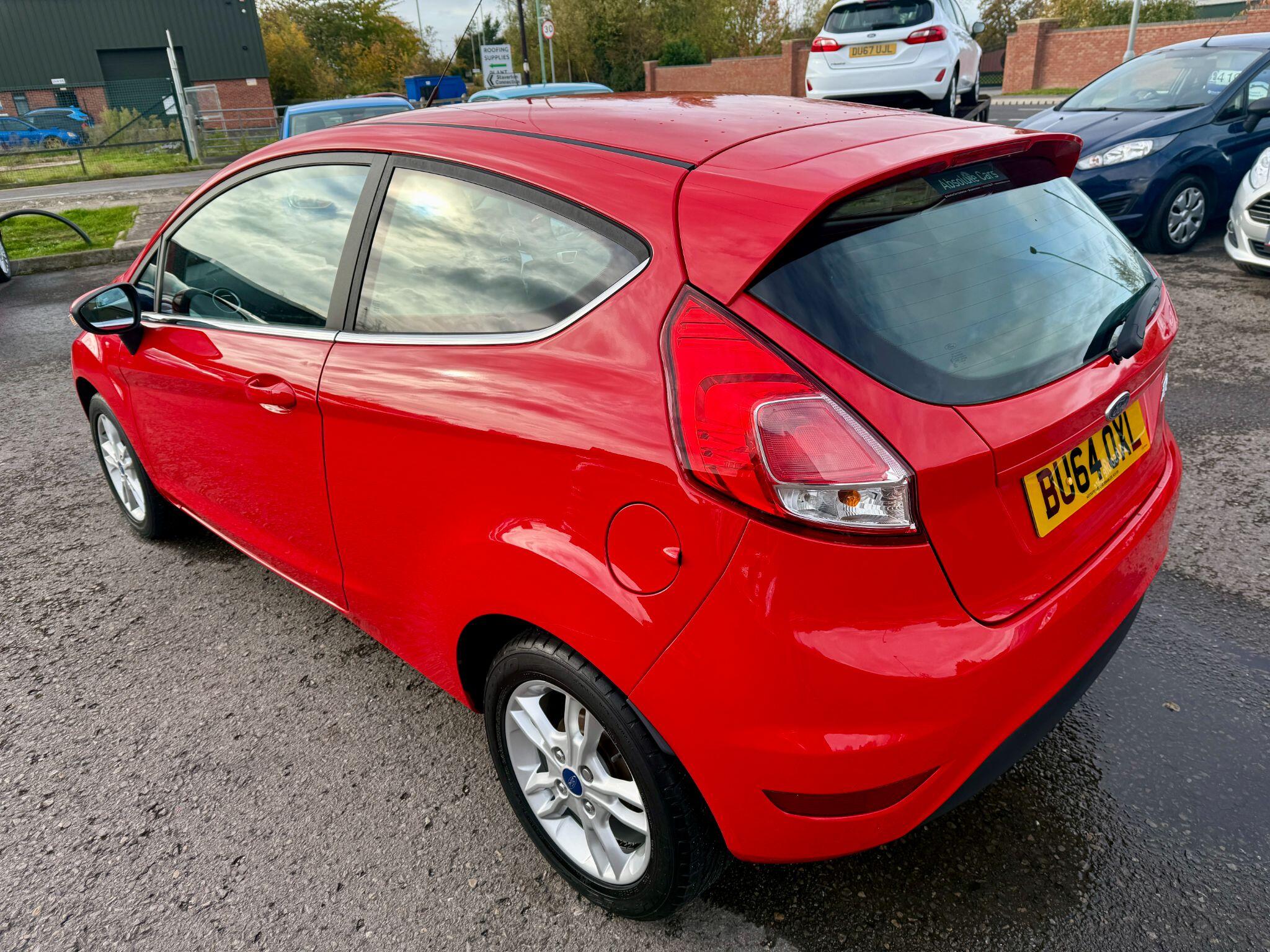 2014 Ford Fiesta image 12