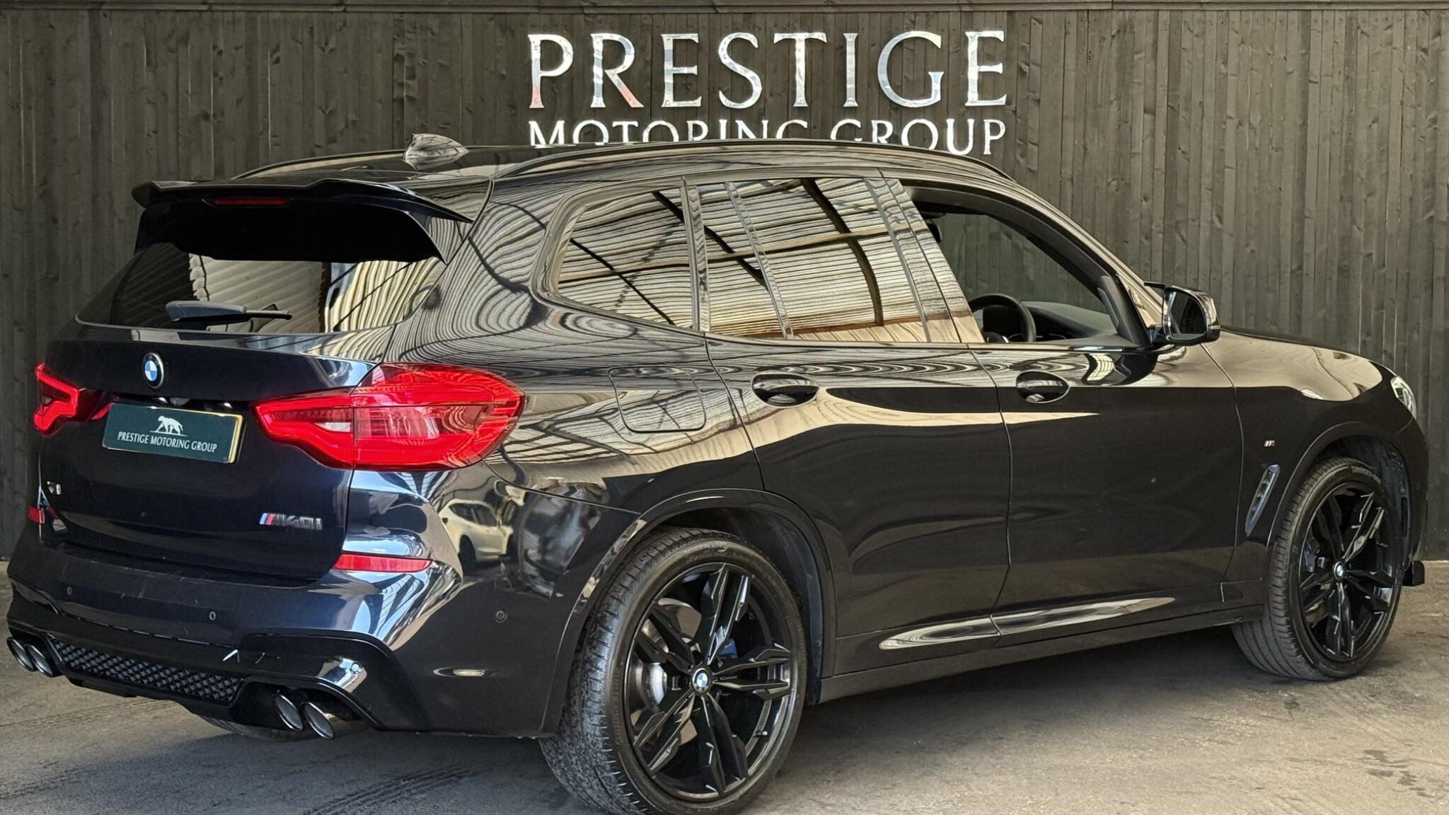 BMW X3 view 12