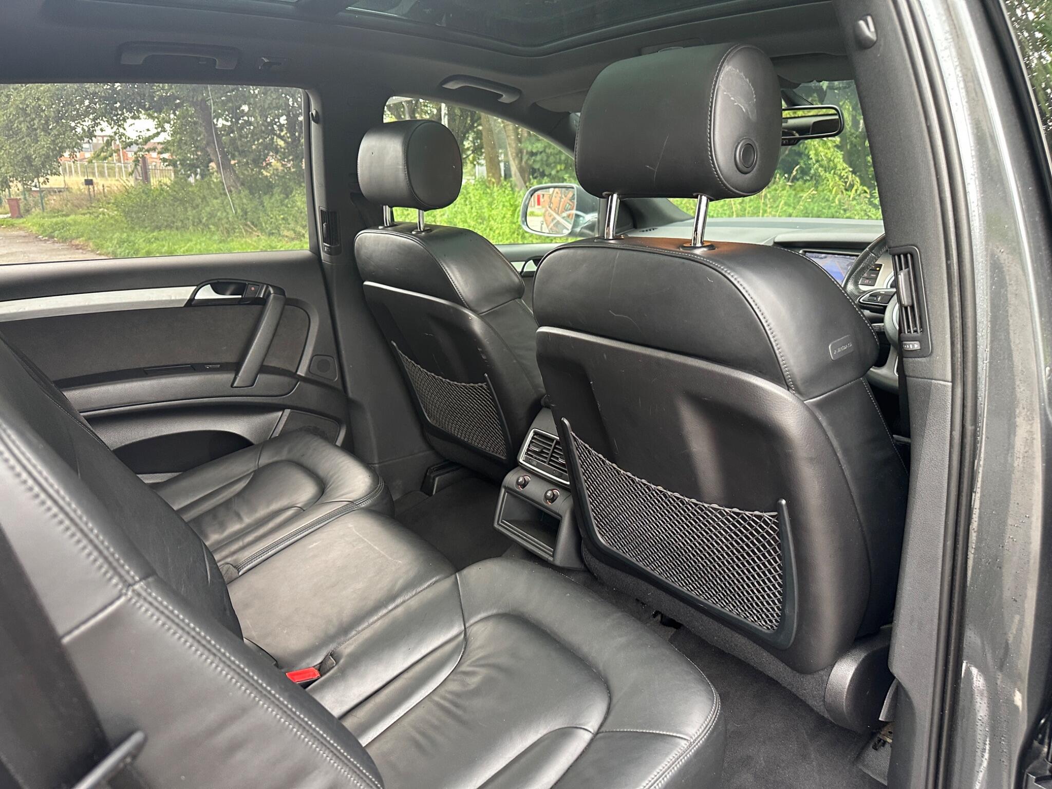 Audi Q7 view 30