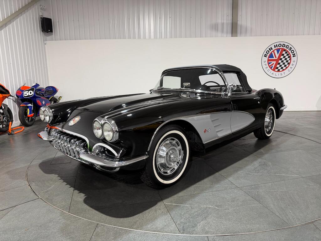 Chevrolet Corvette view 18