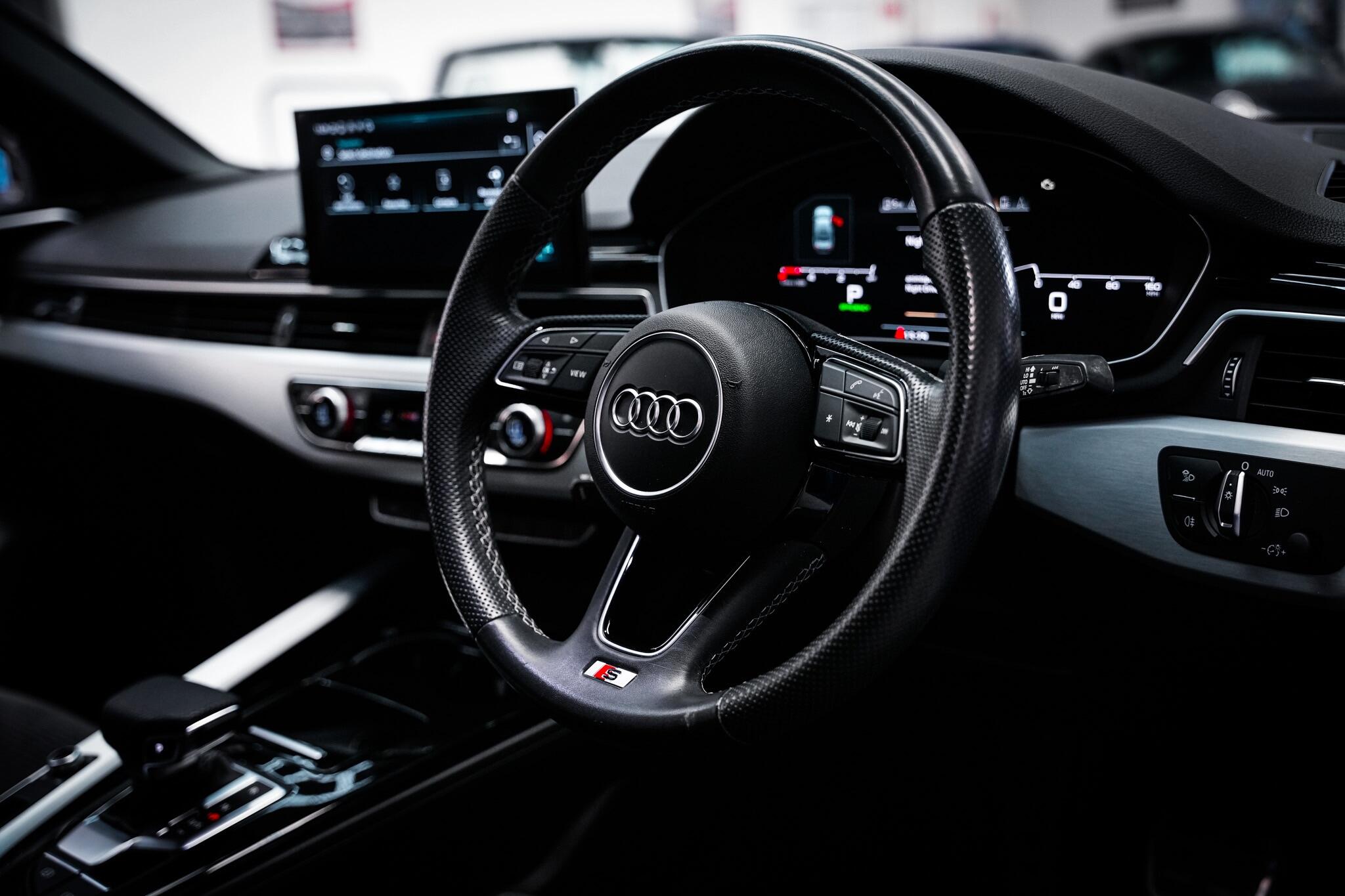 Audi A4 view 18