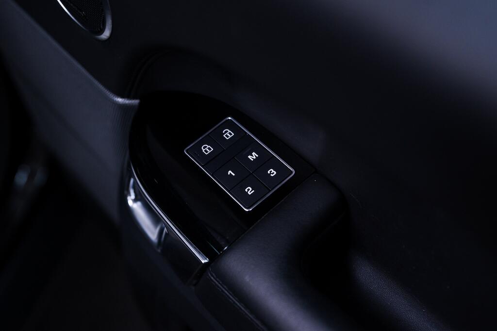 Land Rover Range Rover Sport view 26