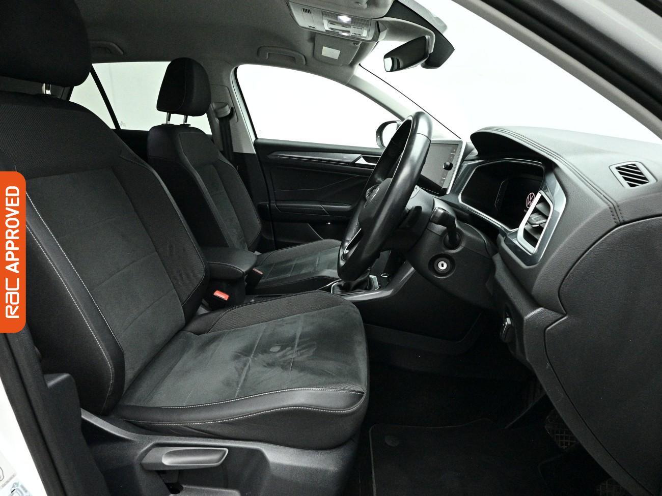 Volkswagen T-Roc view 12