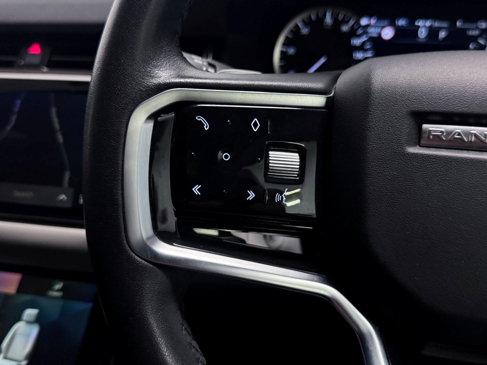 Land Rover Range Rover Evoque view 18