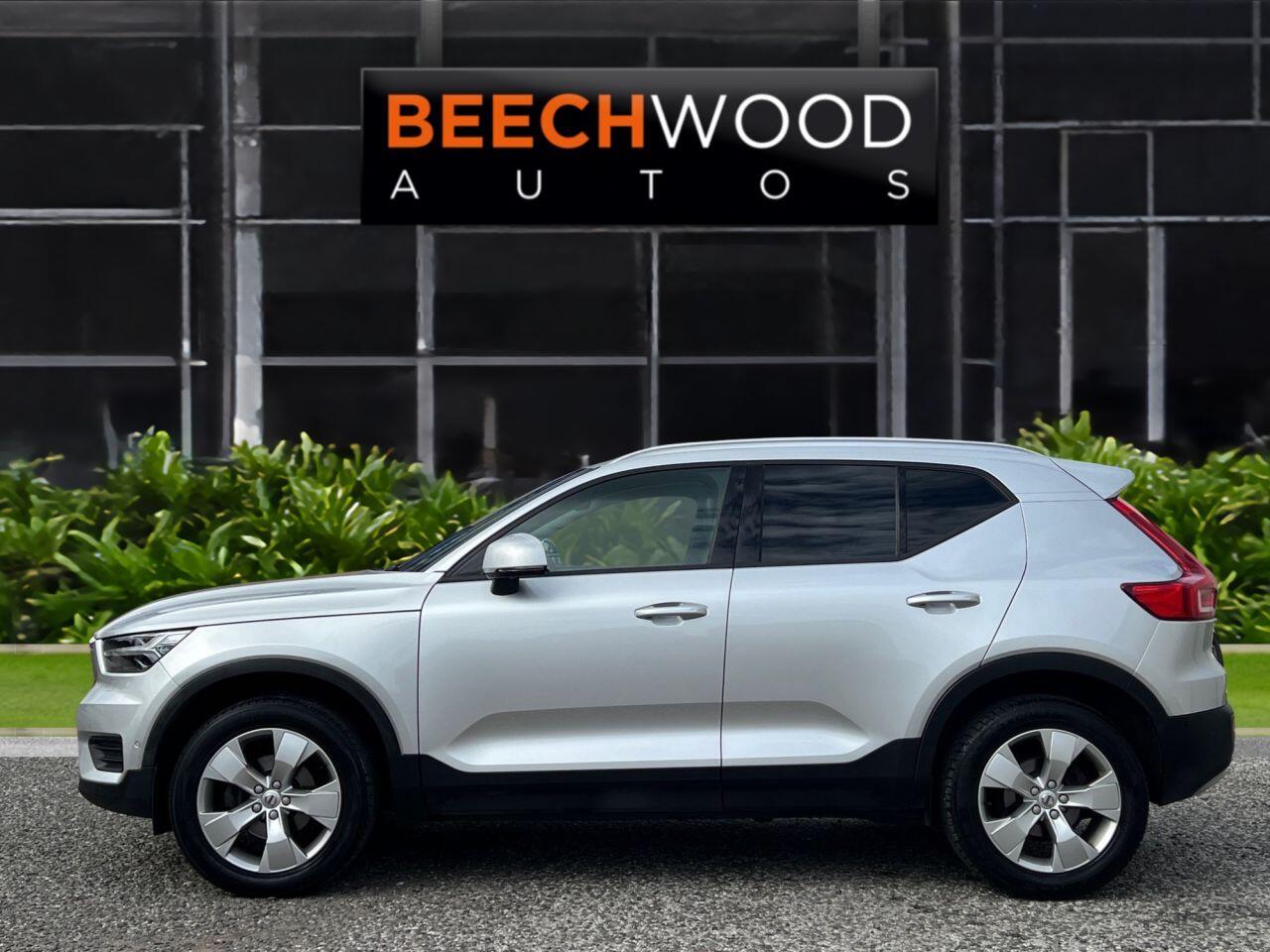 Volvo XC40 view 4