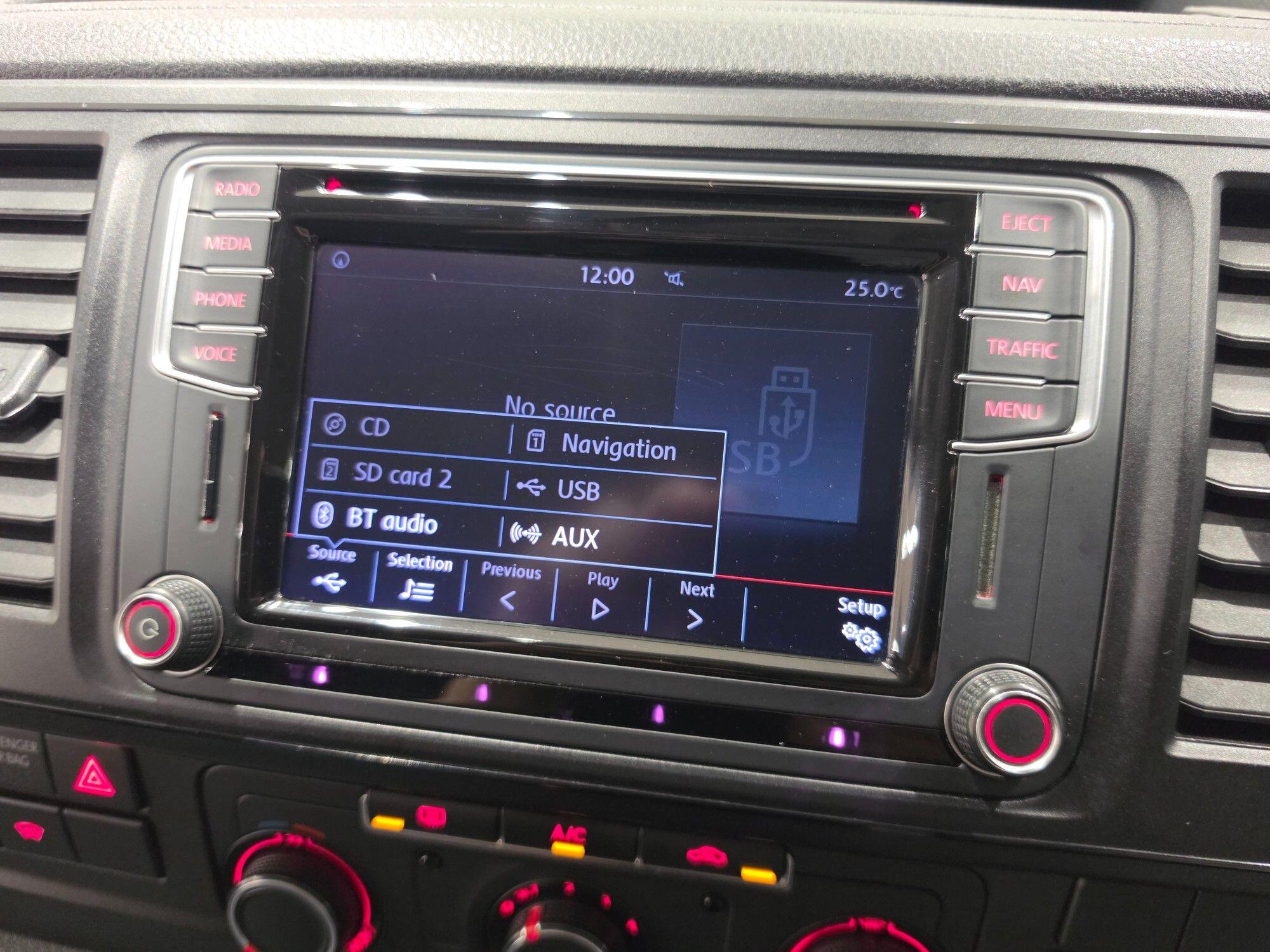 Volkswagen Transporter view 48