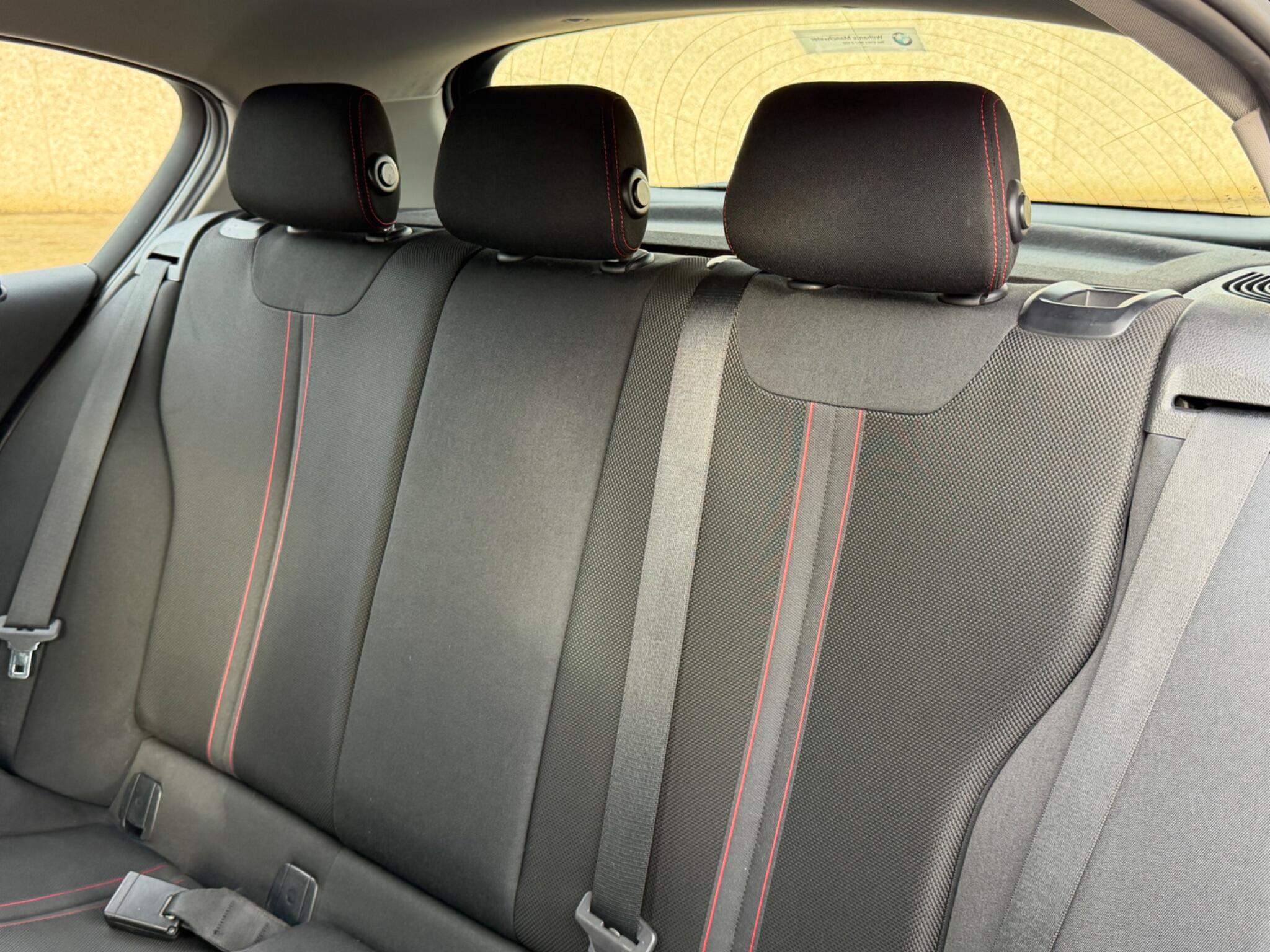BMW 1 Series view 13