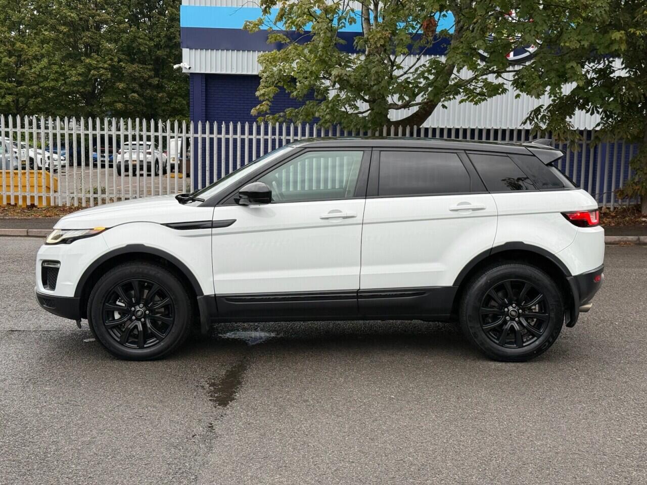 Land Rover Range Rover Evoque view 4