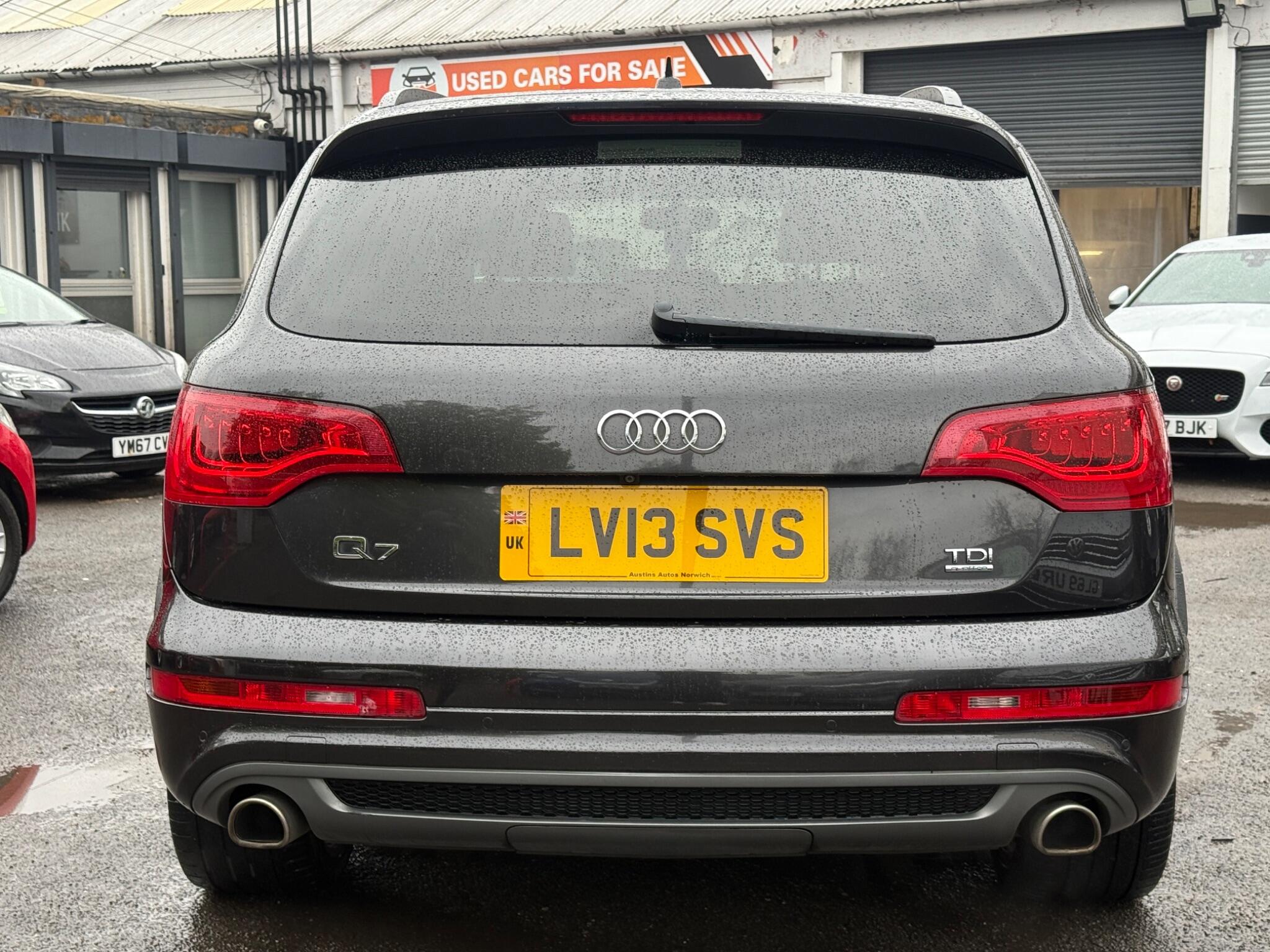 Audi Q7 - Image 12