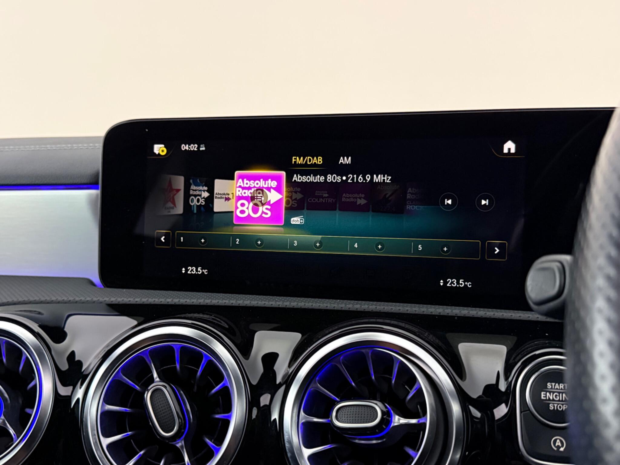Mercedes-Benz Cla view 26