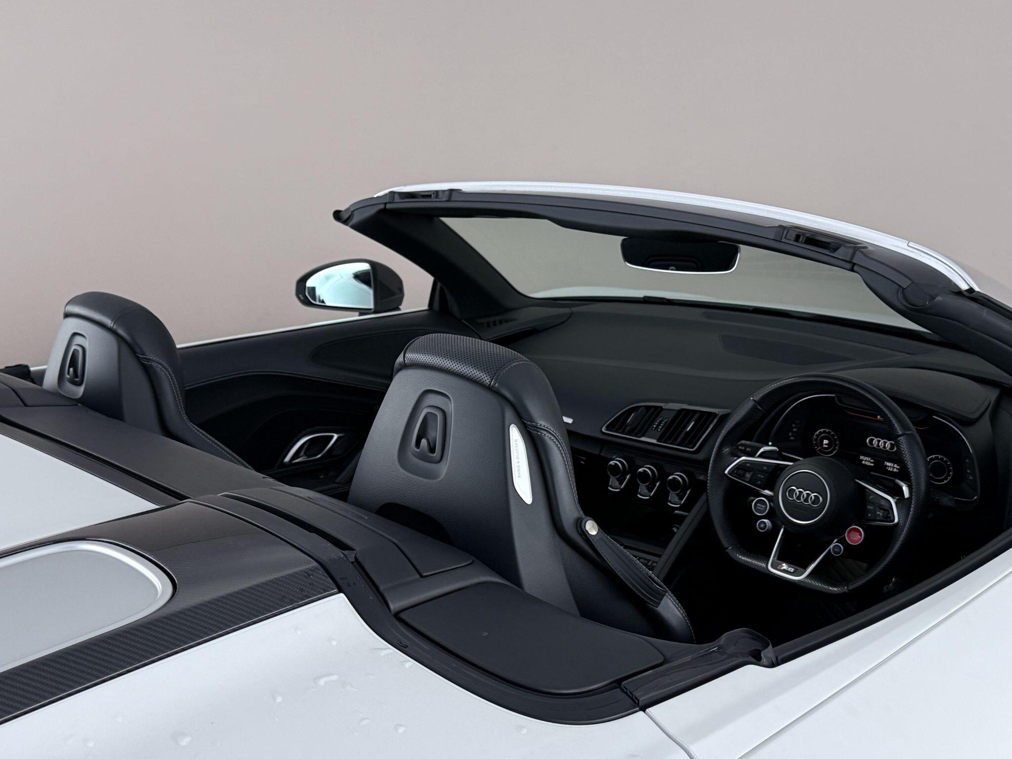 Audi R8 view 18