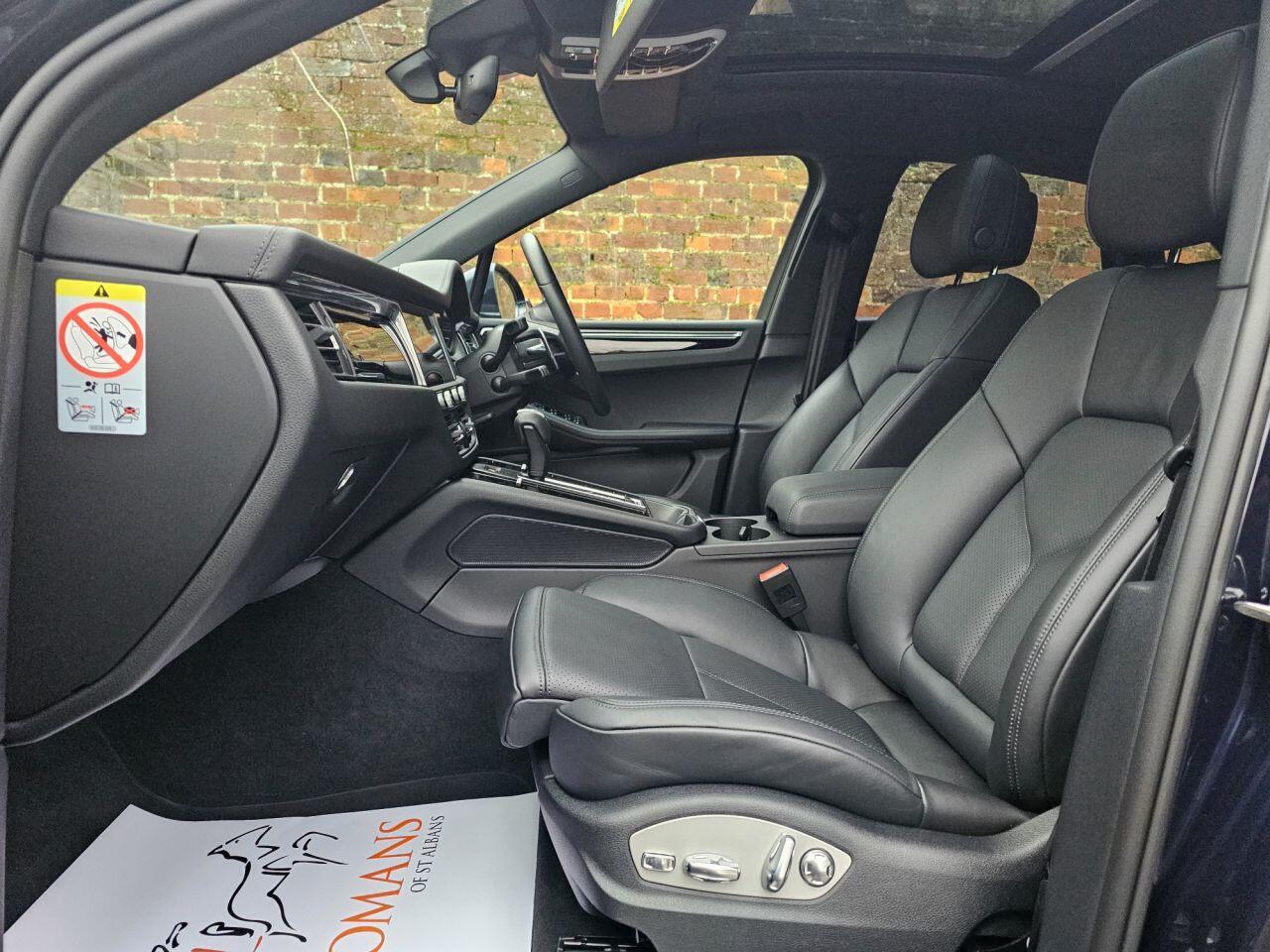 Porsche Macan view 20