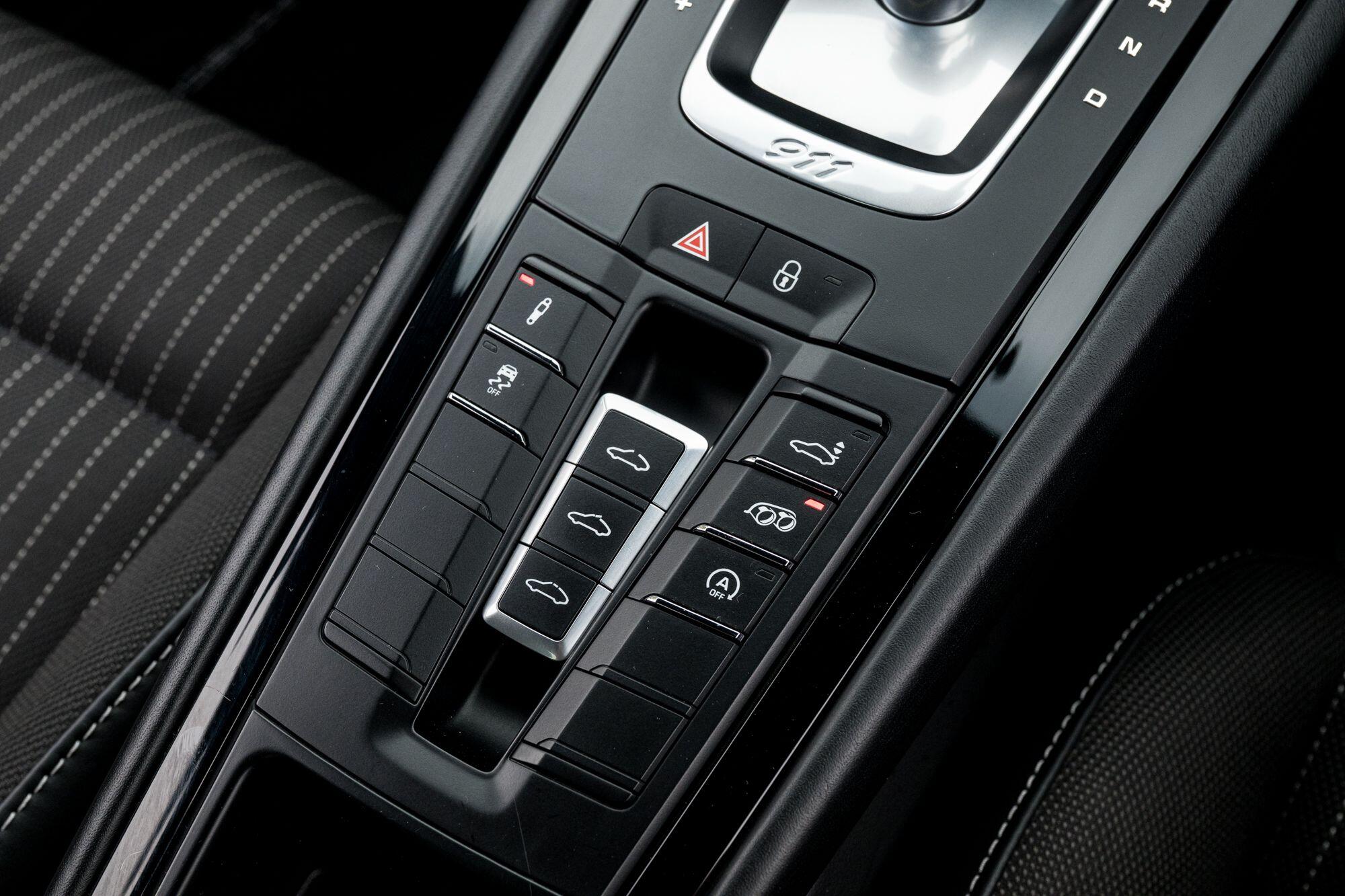 Porsche 911 view 48