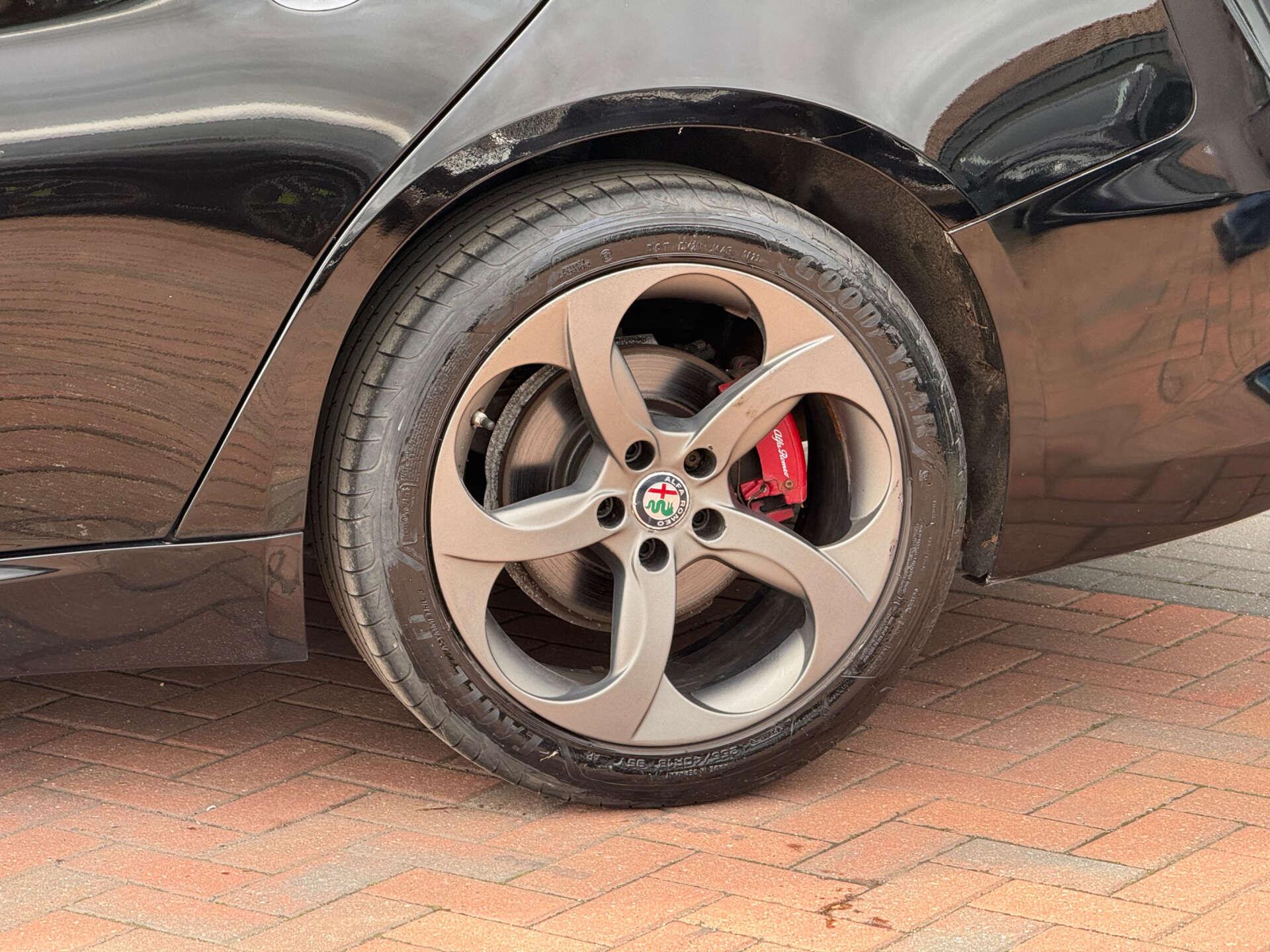 Alfa Romeo Giulia view 8