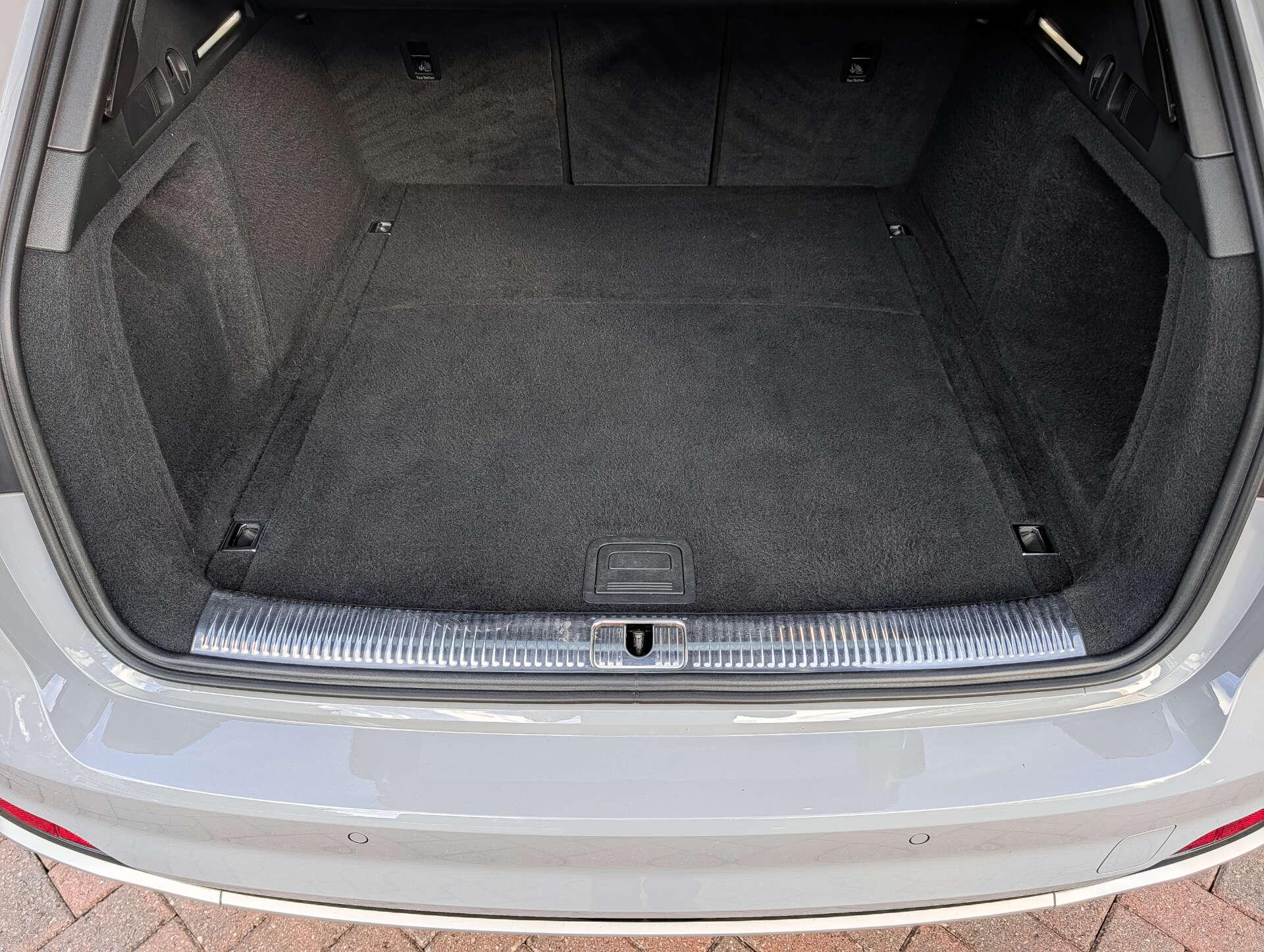 Audi RS4 view 46