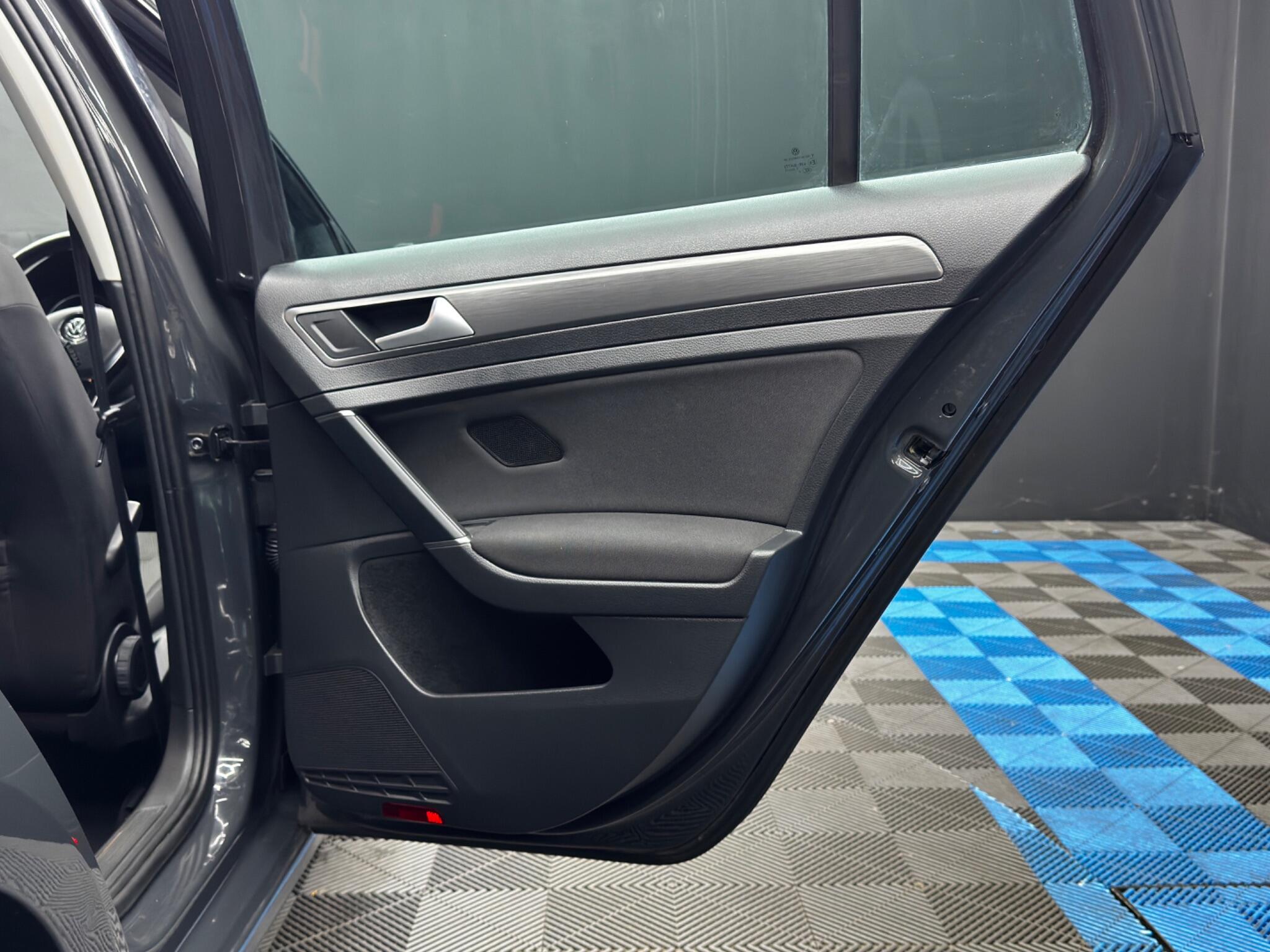 Volkswagen Golf view 41
