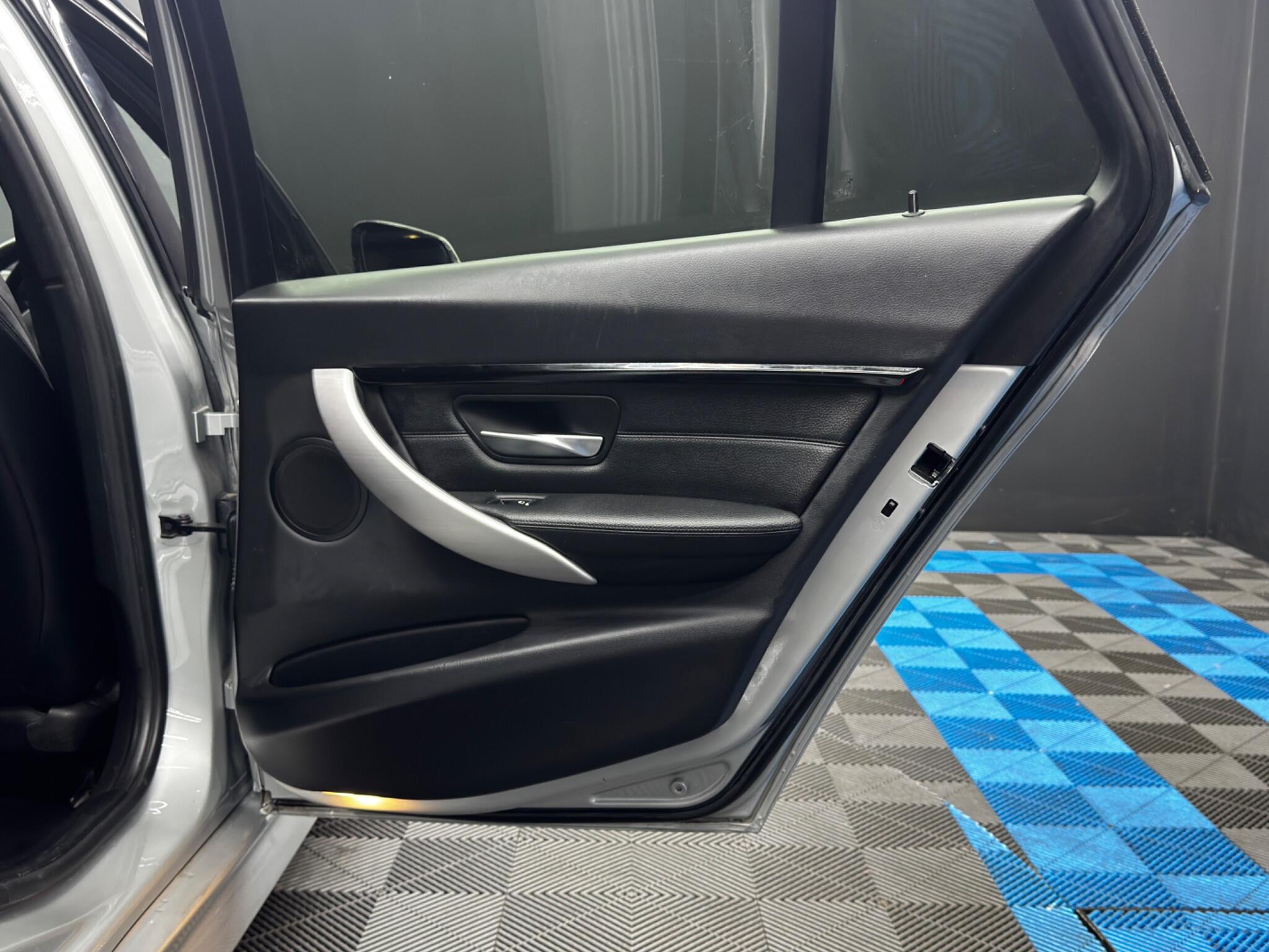 BMW 3 Series view 43